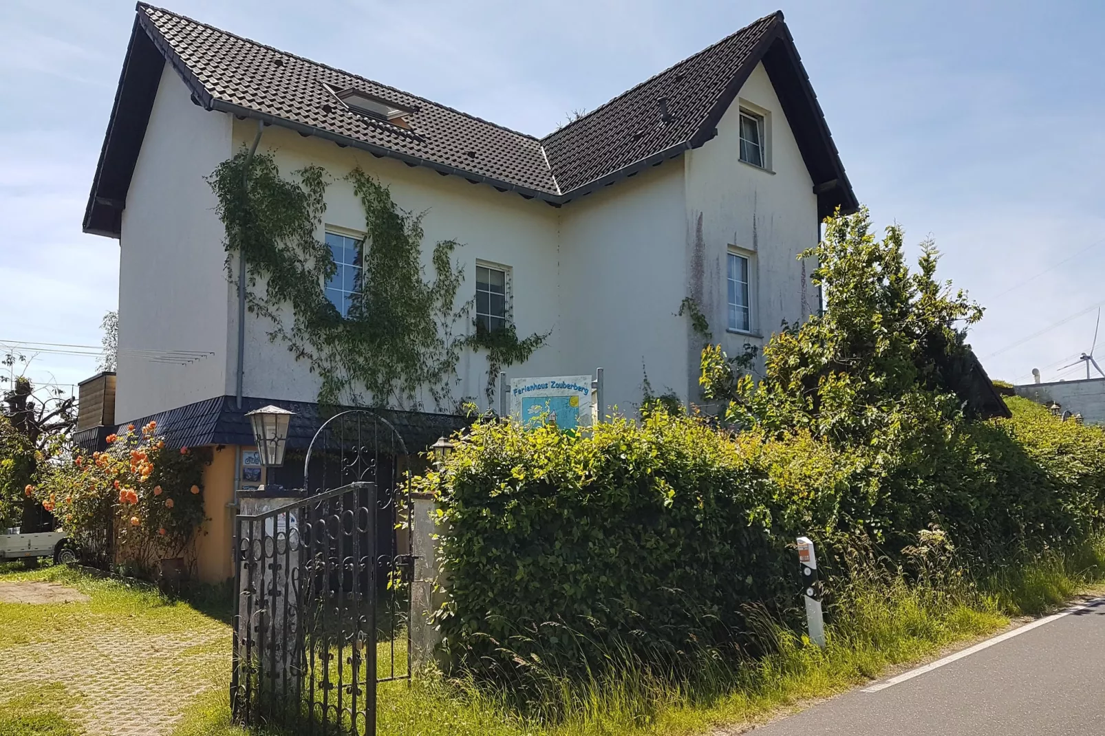 Zauberberg-Exterior summer