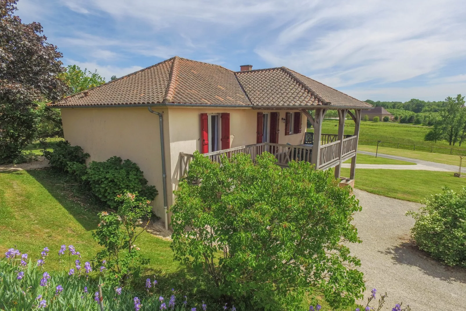 Le Pavillon-Exterior summer