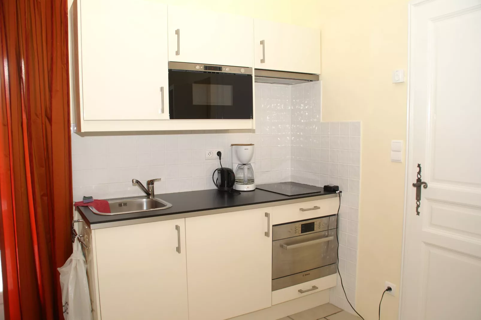 Appartement - MONTBRUN-LES-BAINS-Kitchen