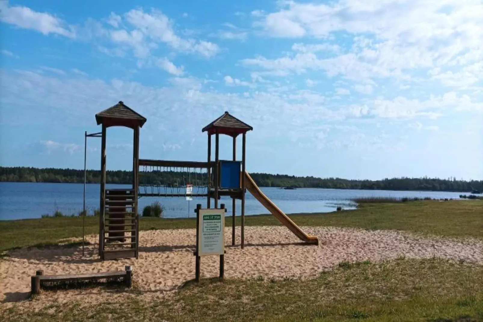 Residences Les Terrasses du Lac 4-Areas summer 5km