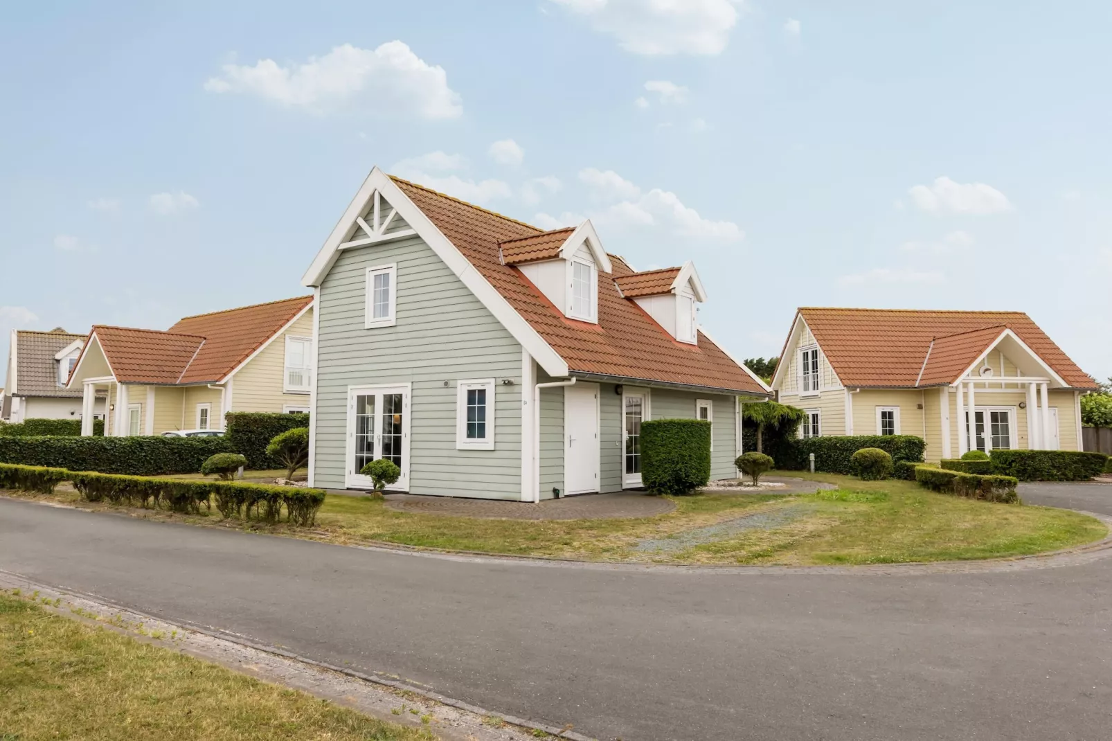 Vakantiepark De Heeren van 's Gravensande 2-Exterior summer