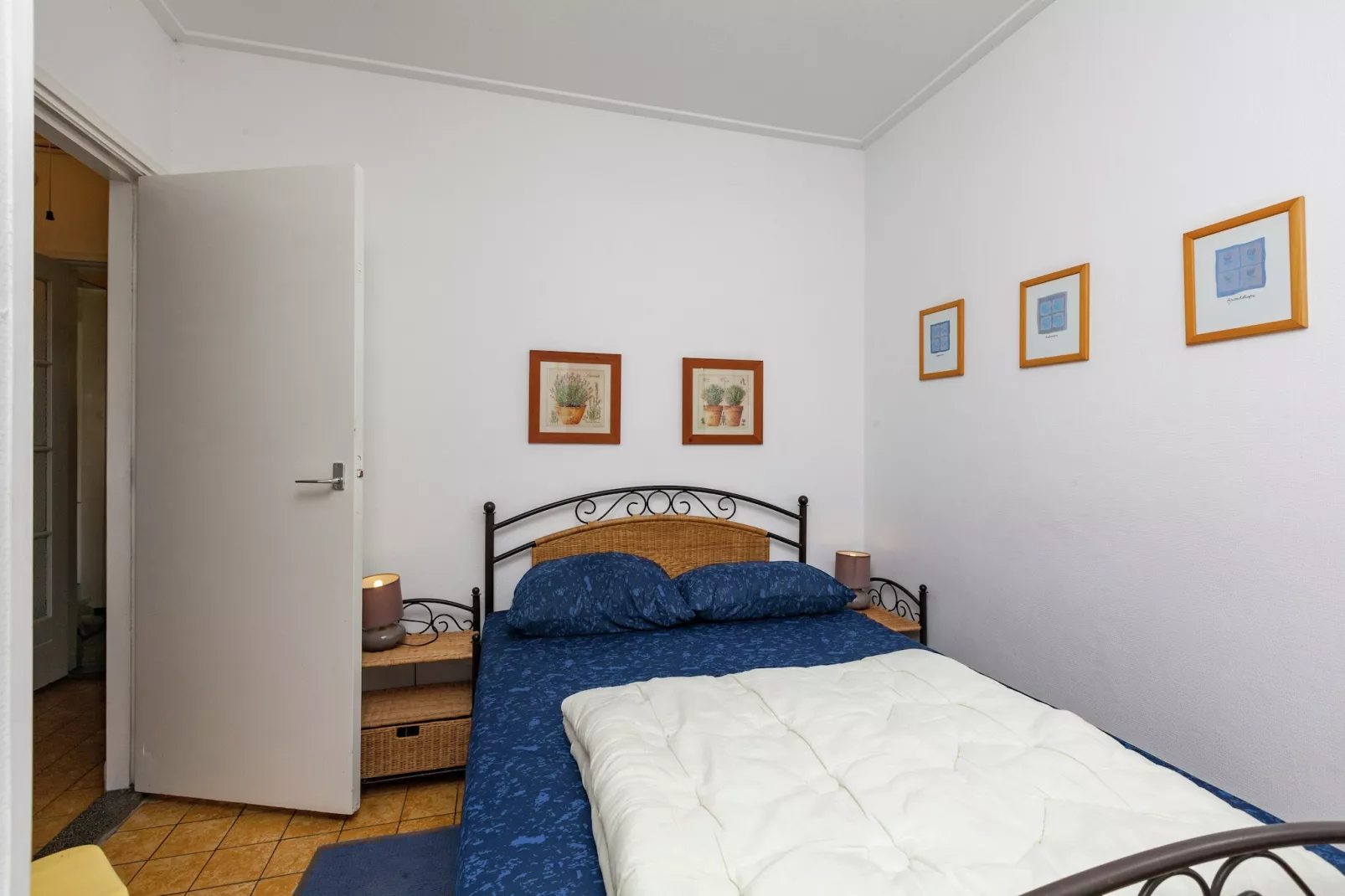 Zeeroos-Bedroom