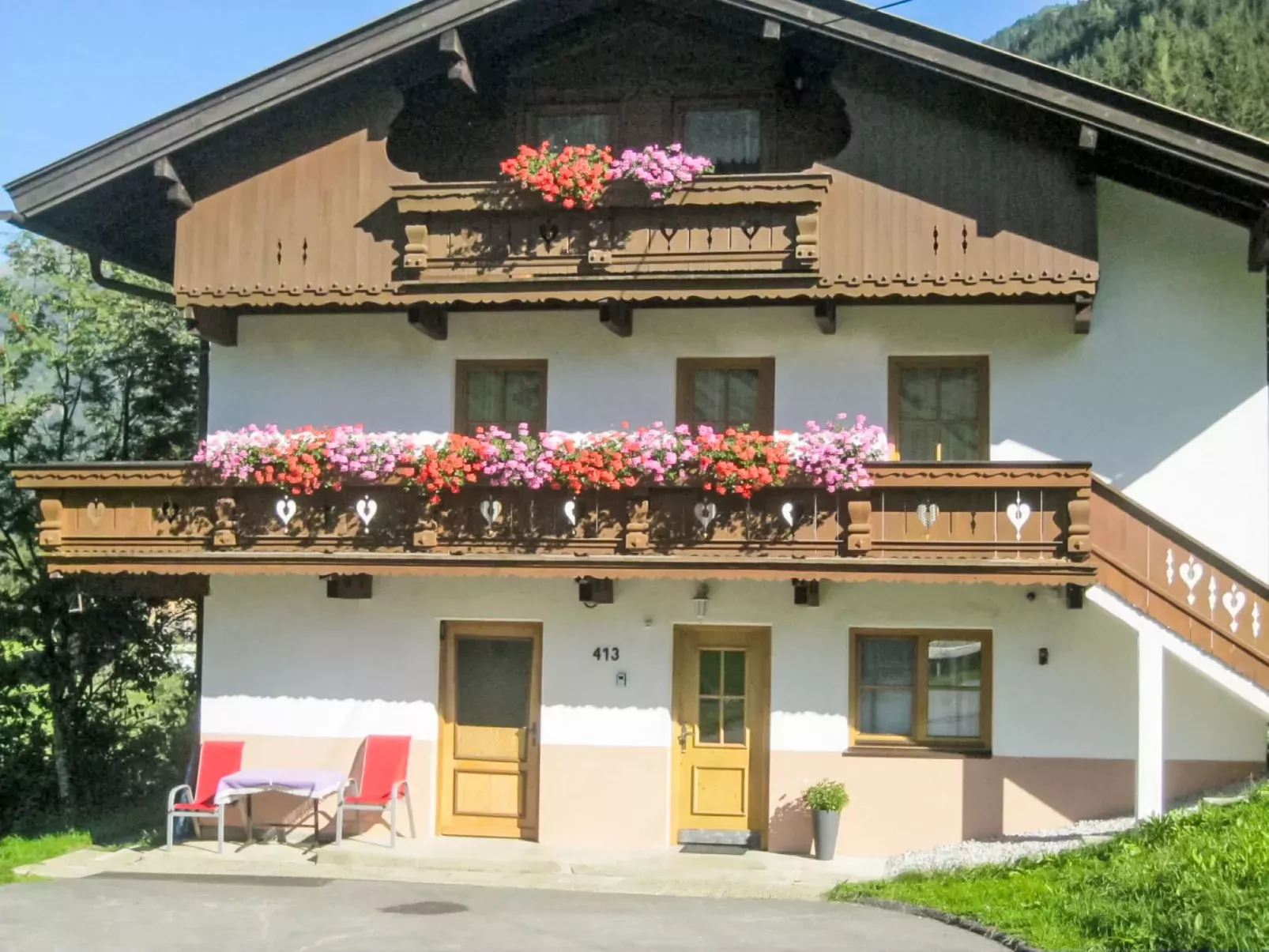 Oberhaus-Outside