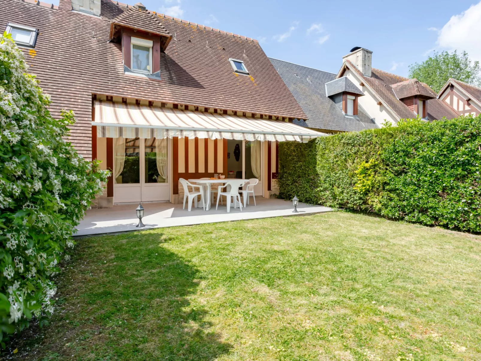 Domaine de Clairefontaine-Outside