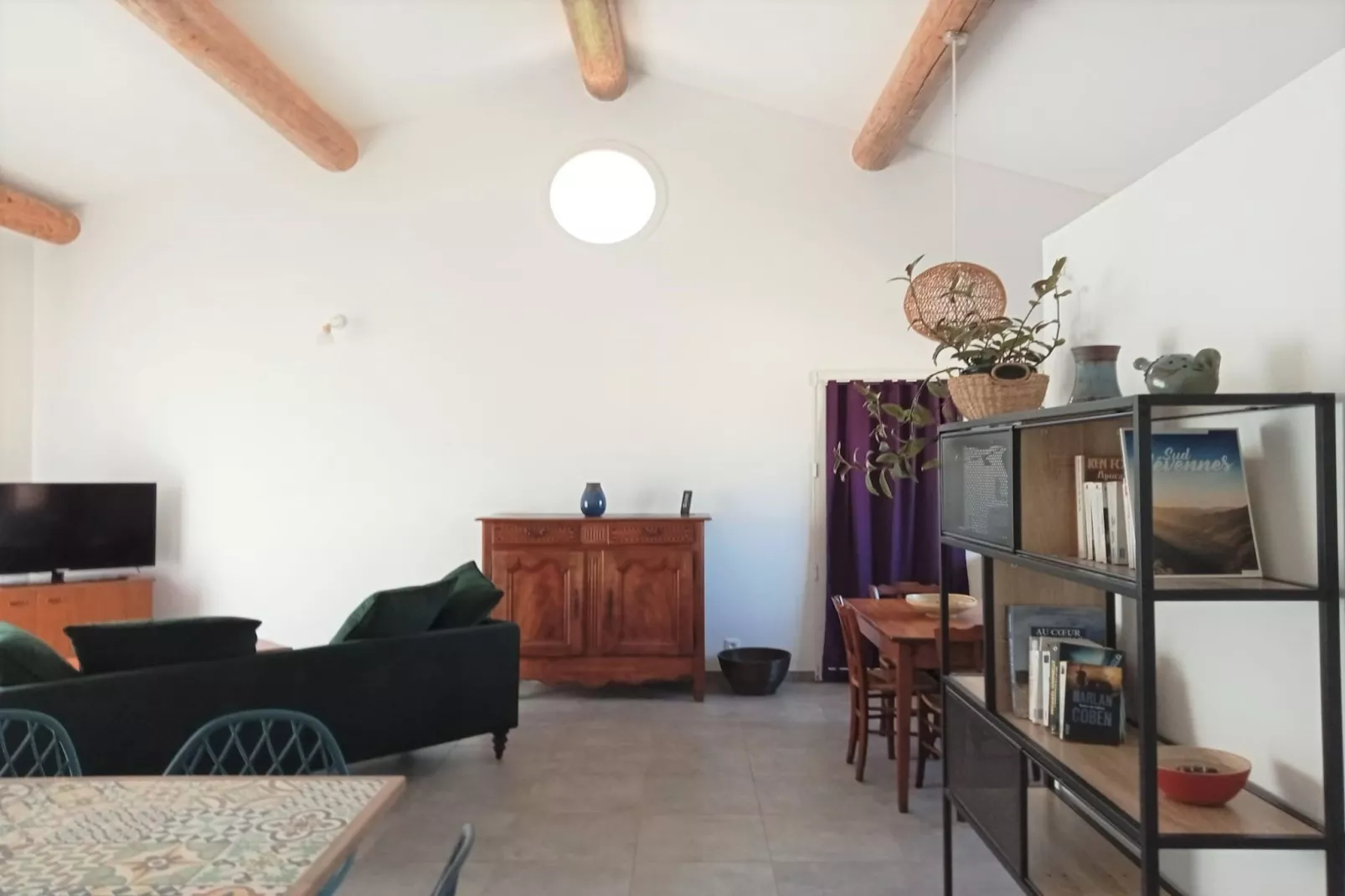 La Calade-Living room