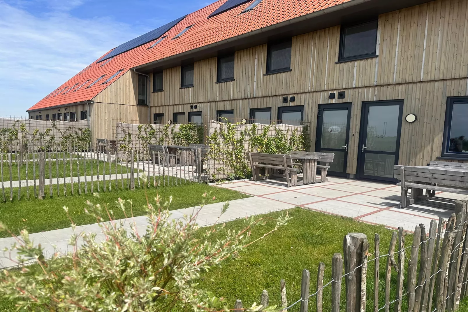 Friese Villa 6 in Leons-Außenbereich Sommer