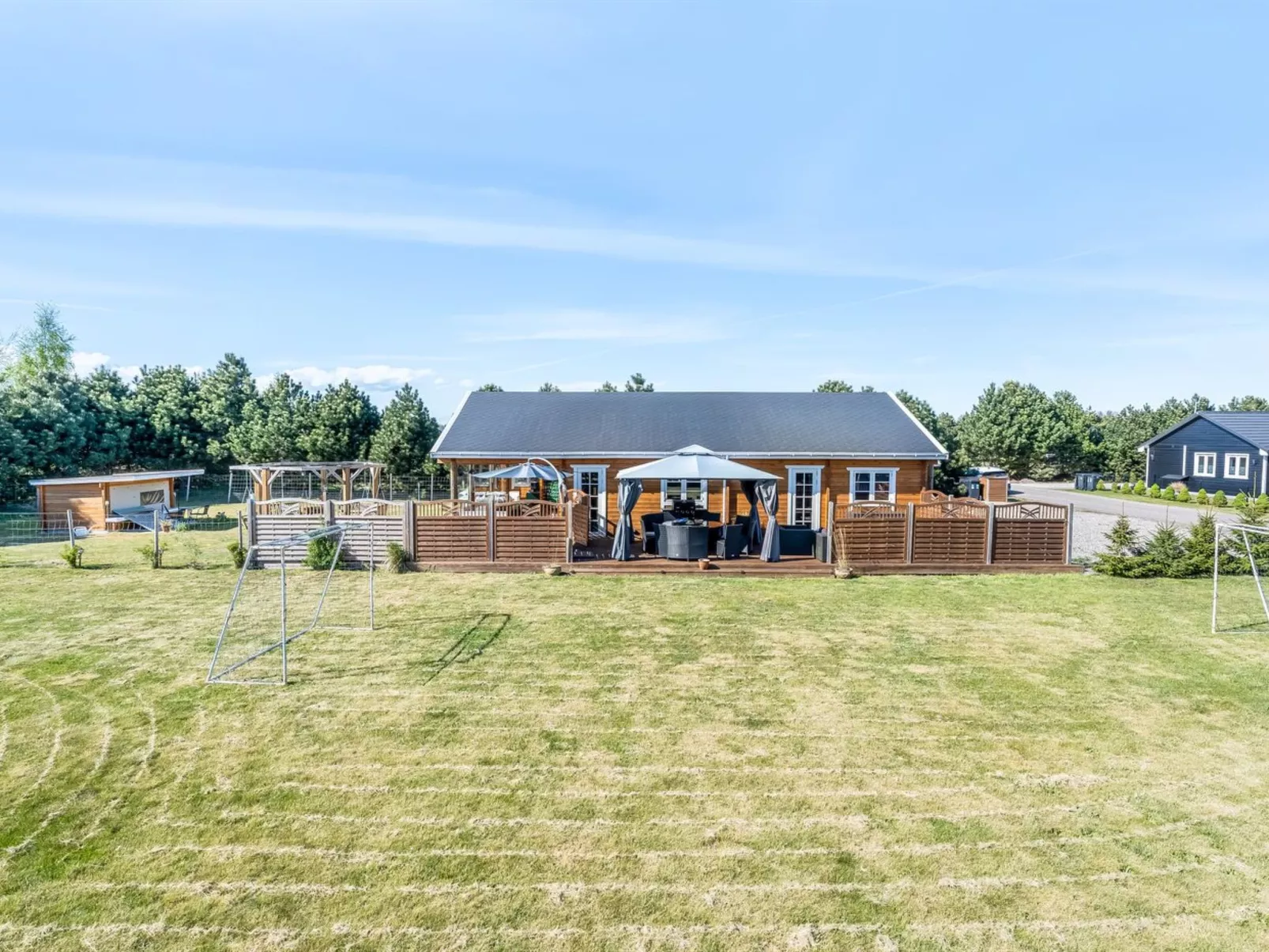 "Vicktoria" - 1.5km from the sea-Outside