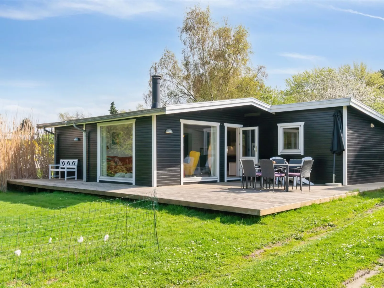 "Bassi" - 650m from the sea