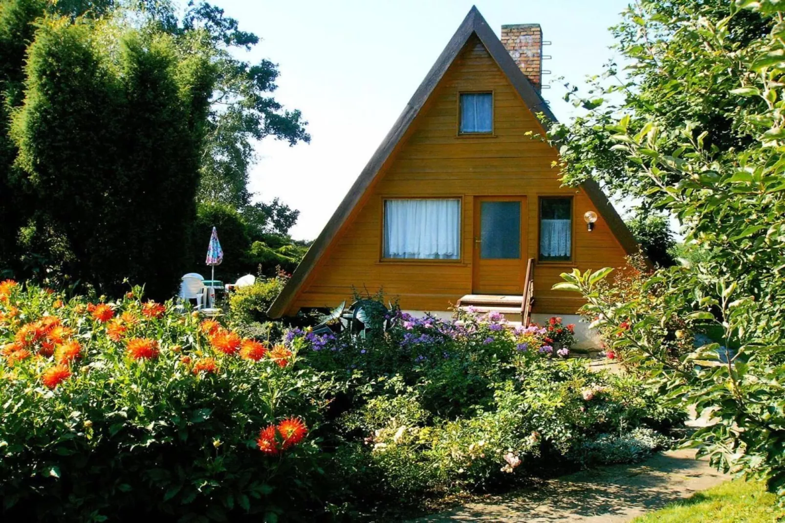 70939-Exterior summer