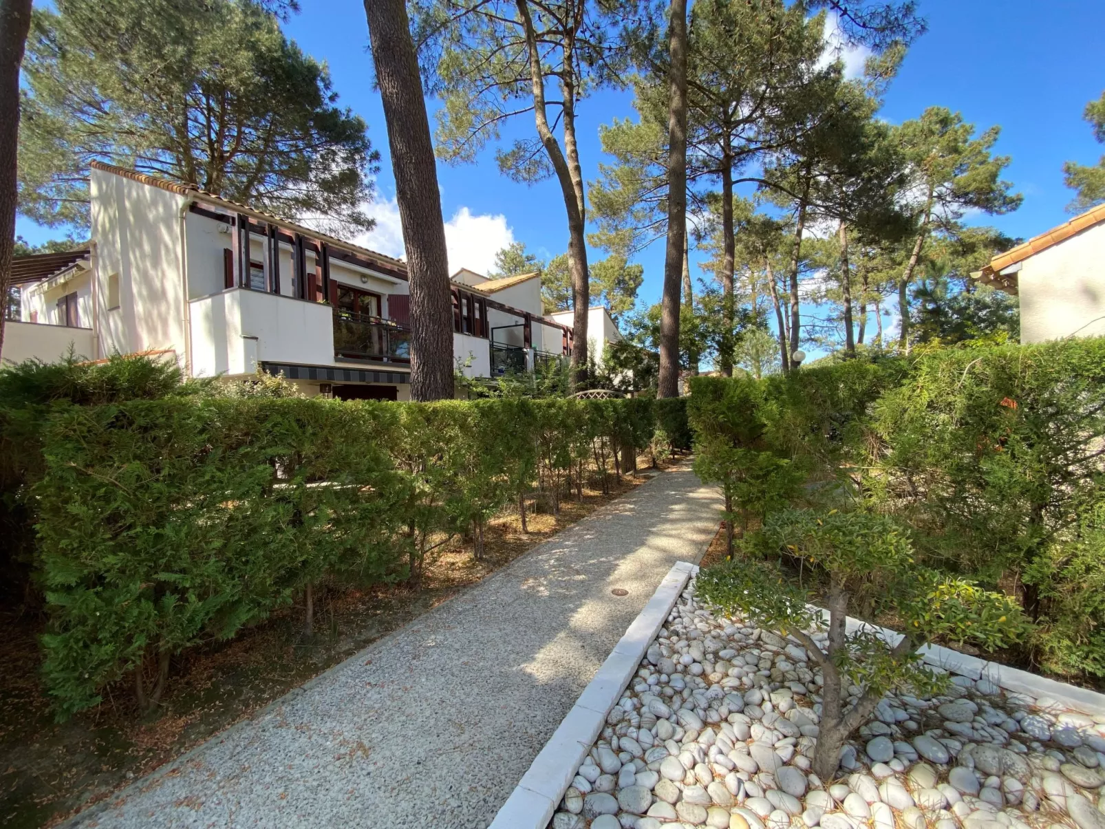 Hameau de Talaris-Outside