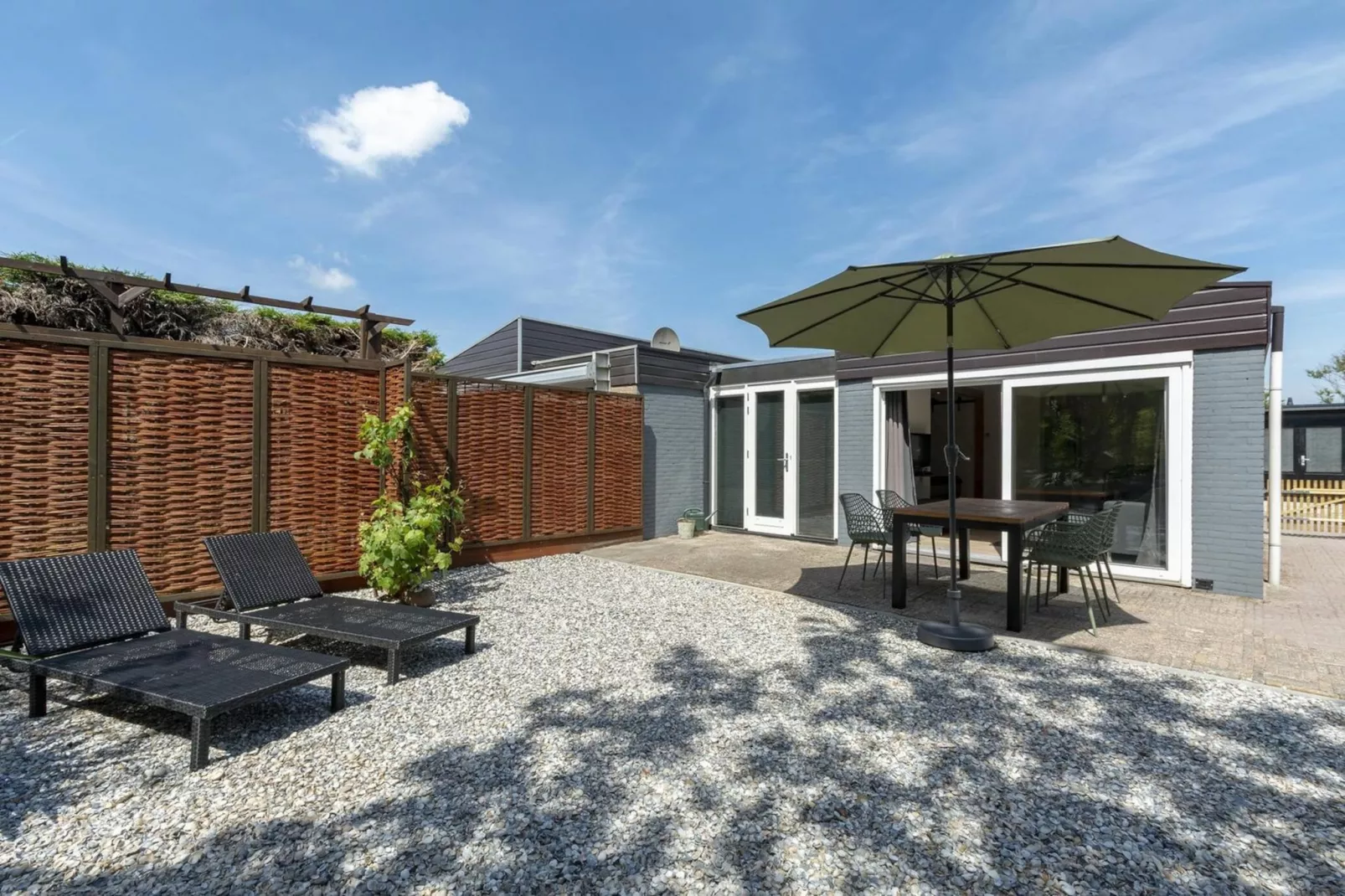 De Blenck 29-Exterior summer