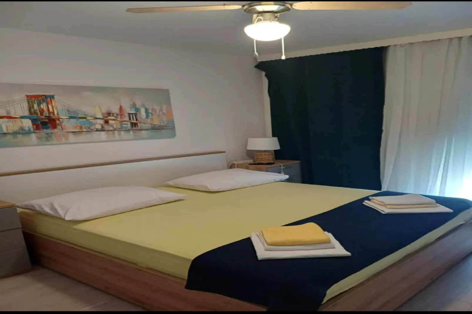 Apartment Alba - Three Bedroom Apartment with Loggia-Chambre