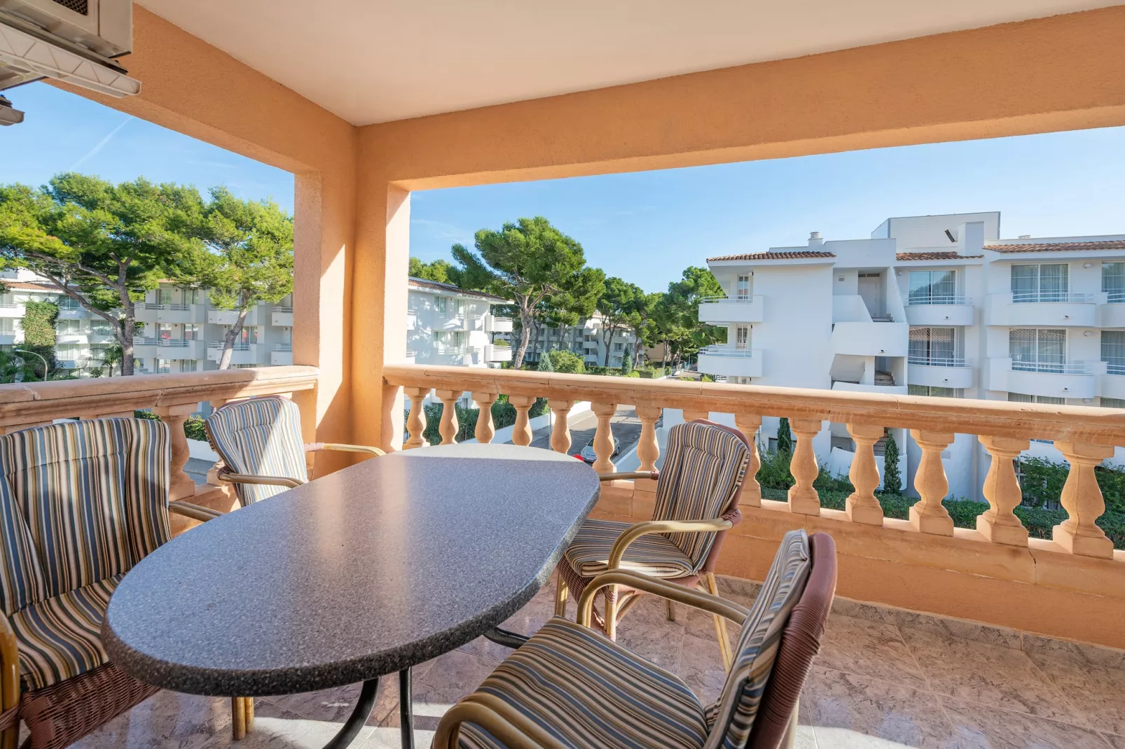 Casa Manolo-Image-tags.