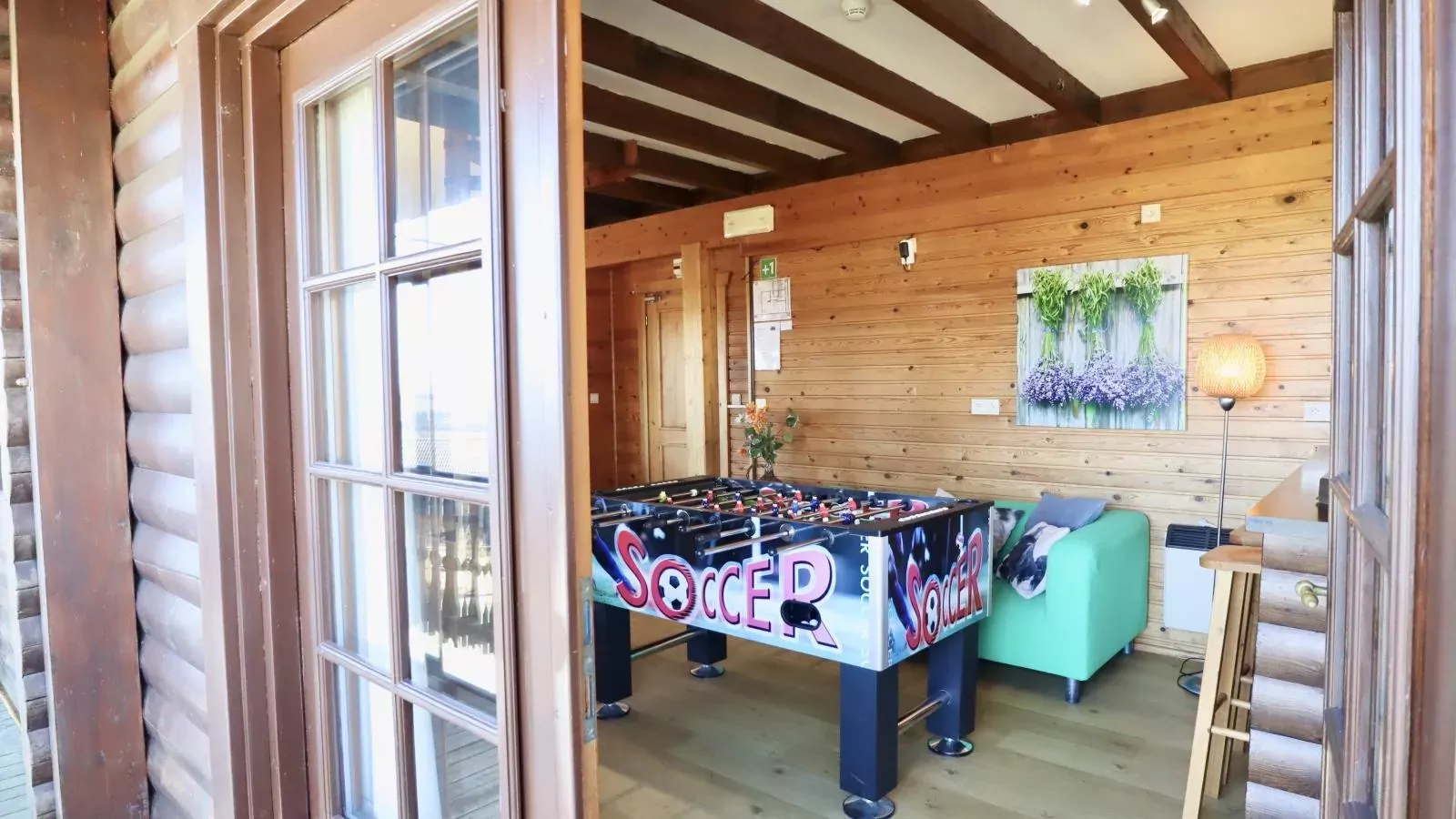 La Pomme de Pin-Recreation room