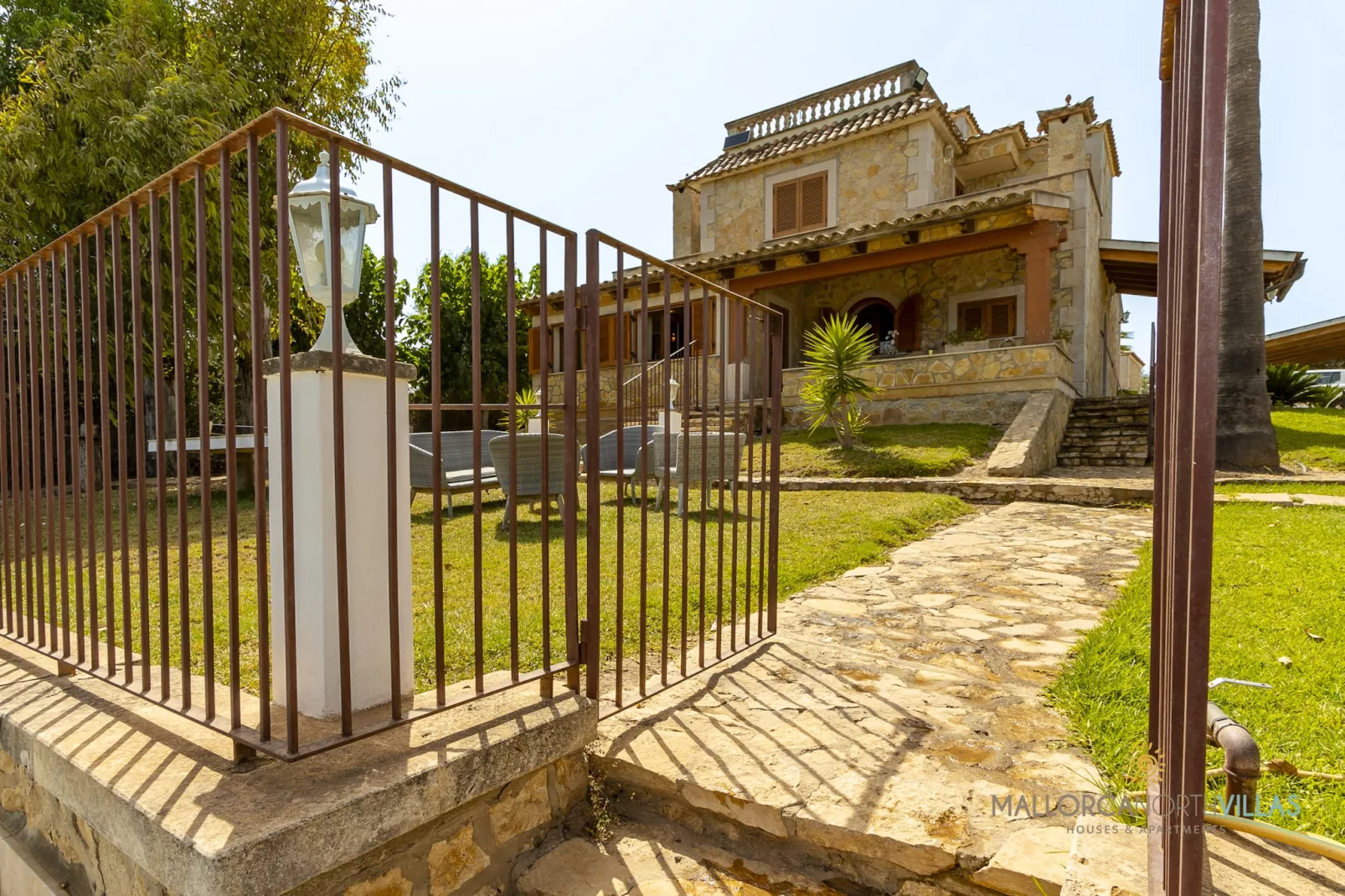 Villa Alejandra con piscina privada y gran jardín-Extérieur été