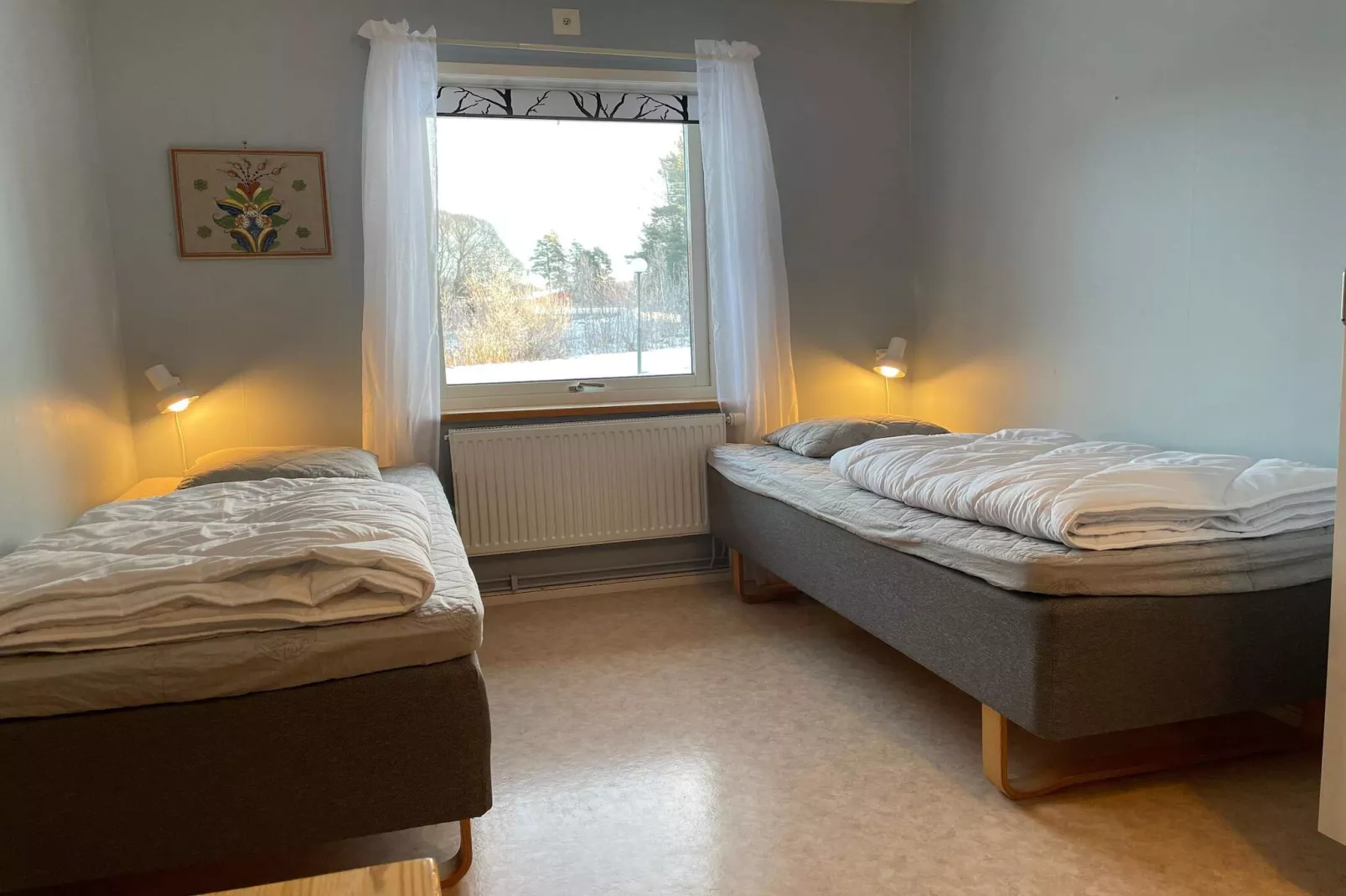Fyrbäddsrum med WC och delad dusch-Innen