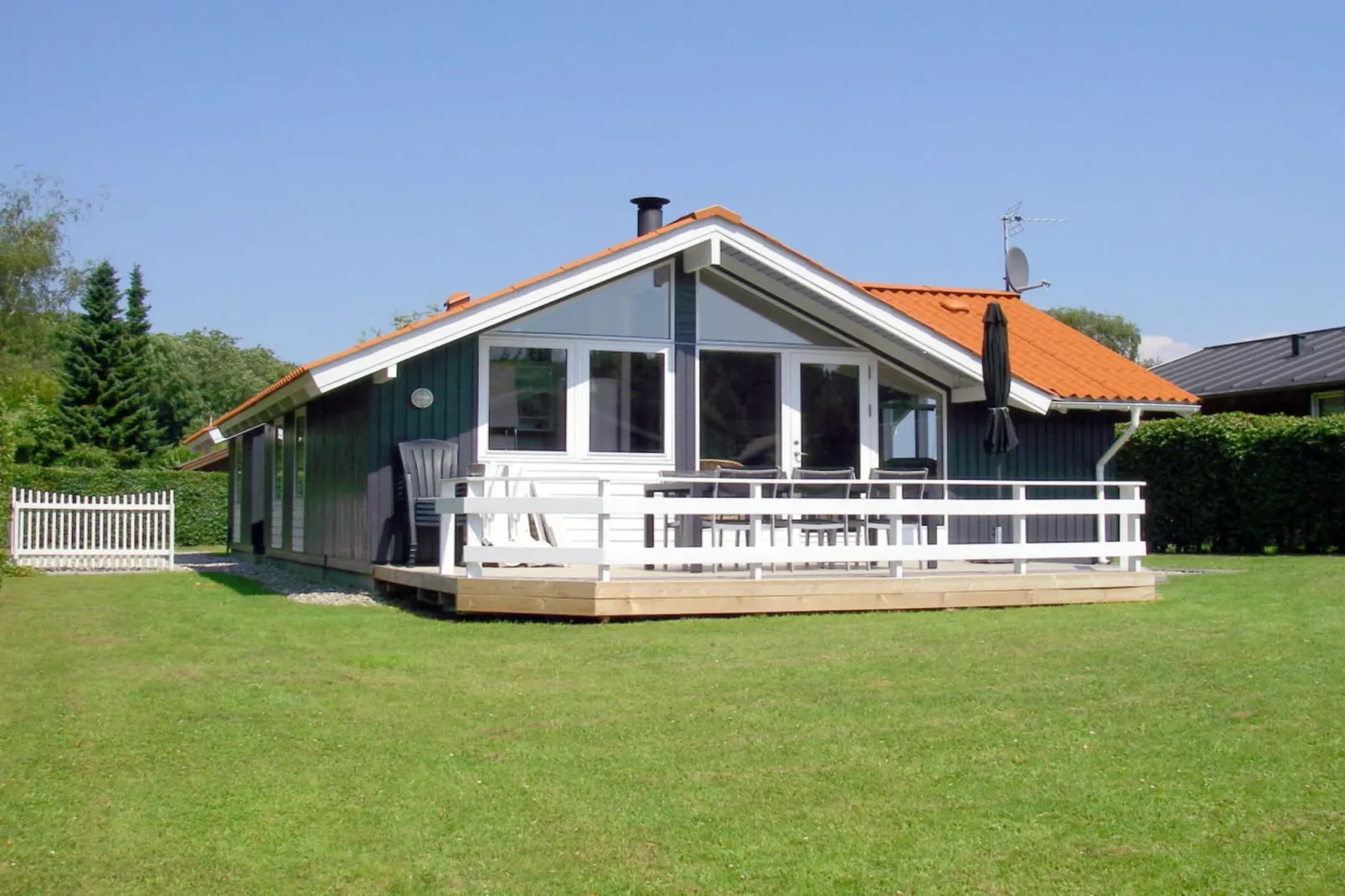 141732-Exterior summer