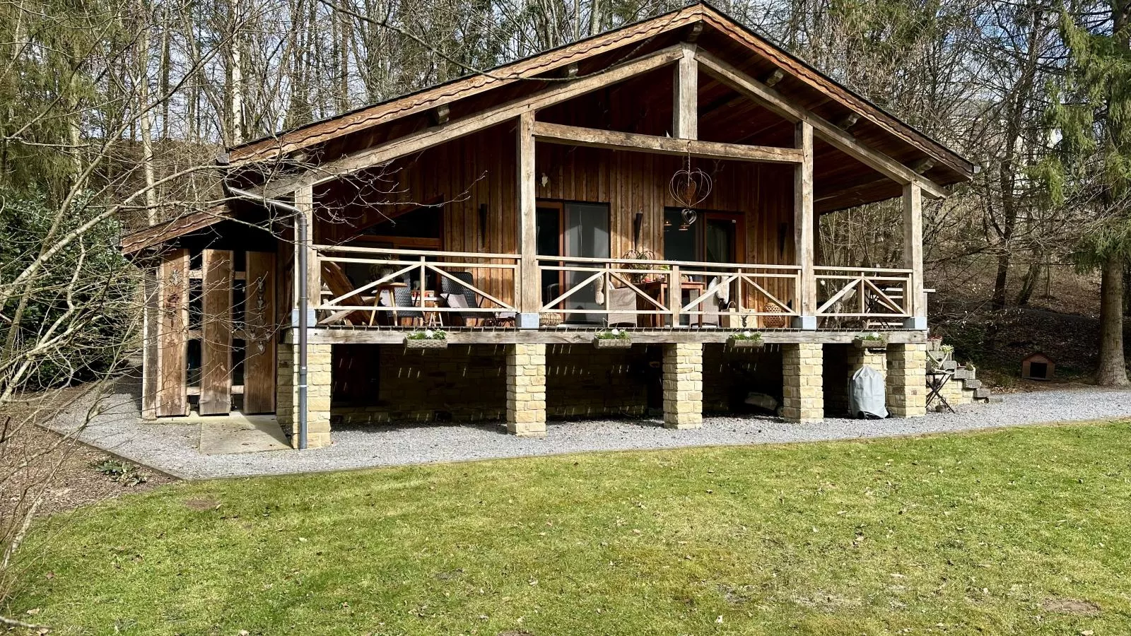 La Linotte-Exterior summer