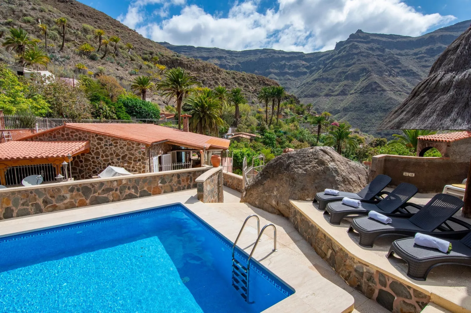 poolofhouse