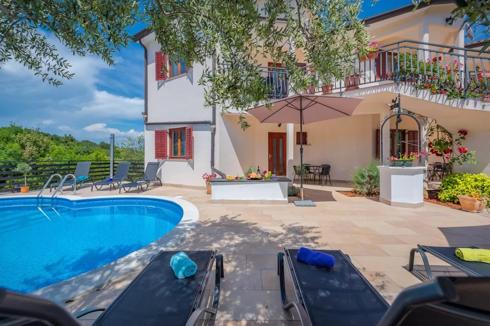 poolofhouse