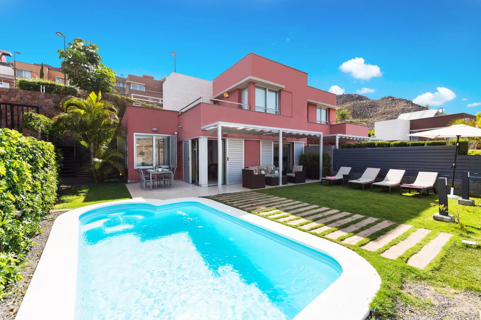 poolofhouse