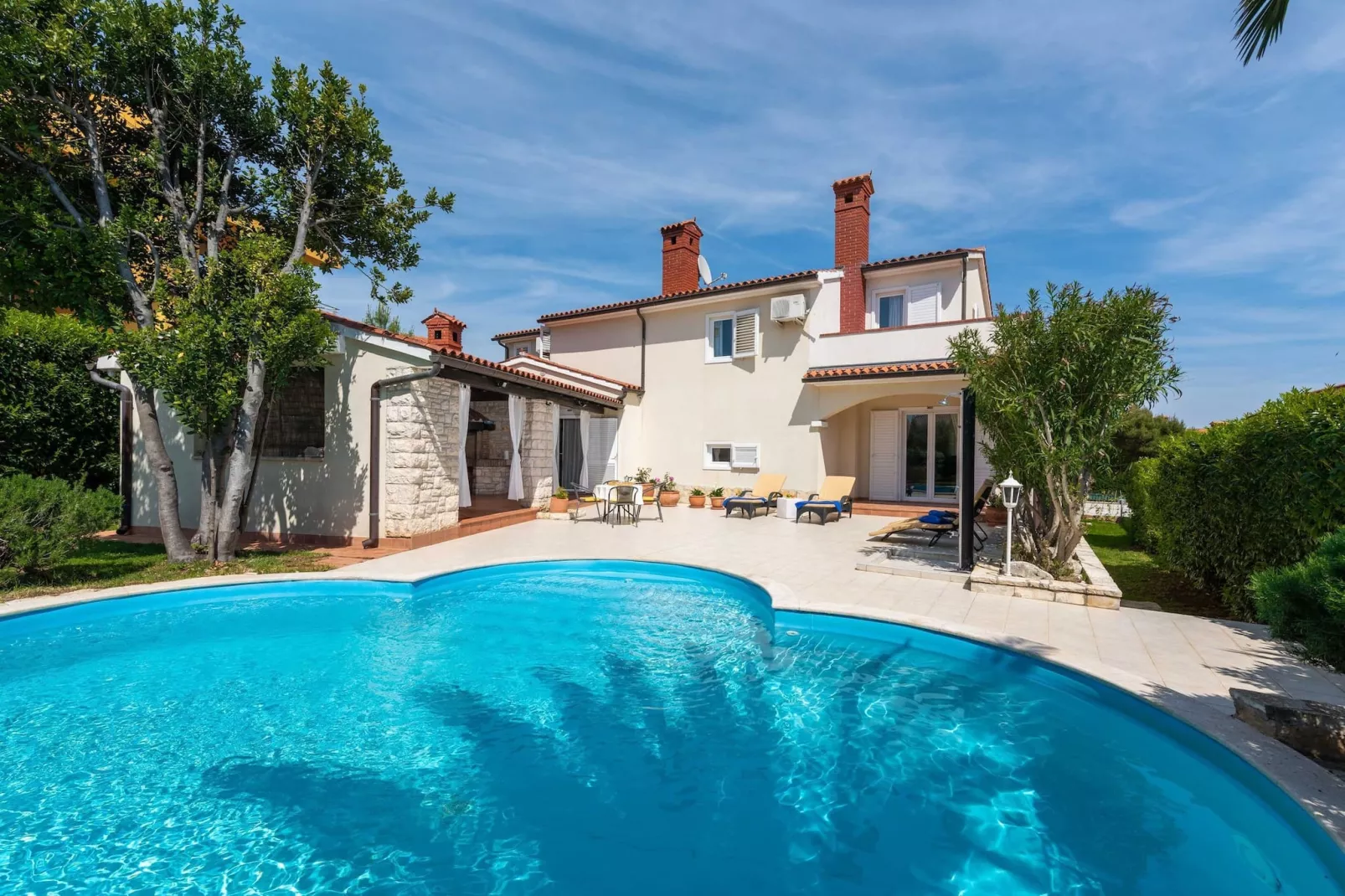 poolofhouse