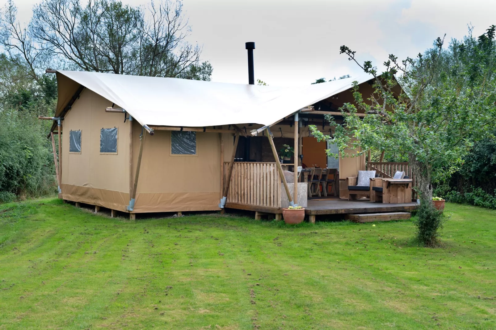 Rusty Lane, Safari Lodge