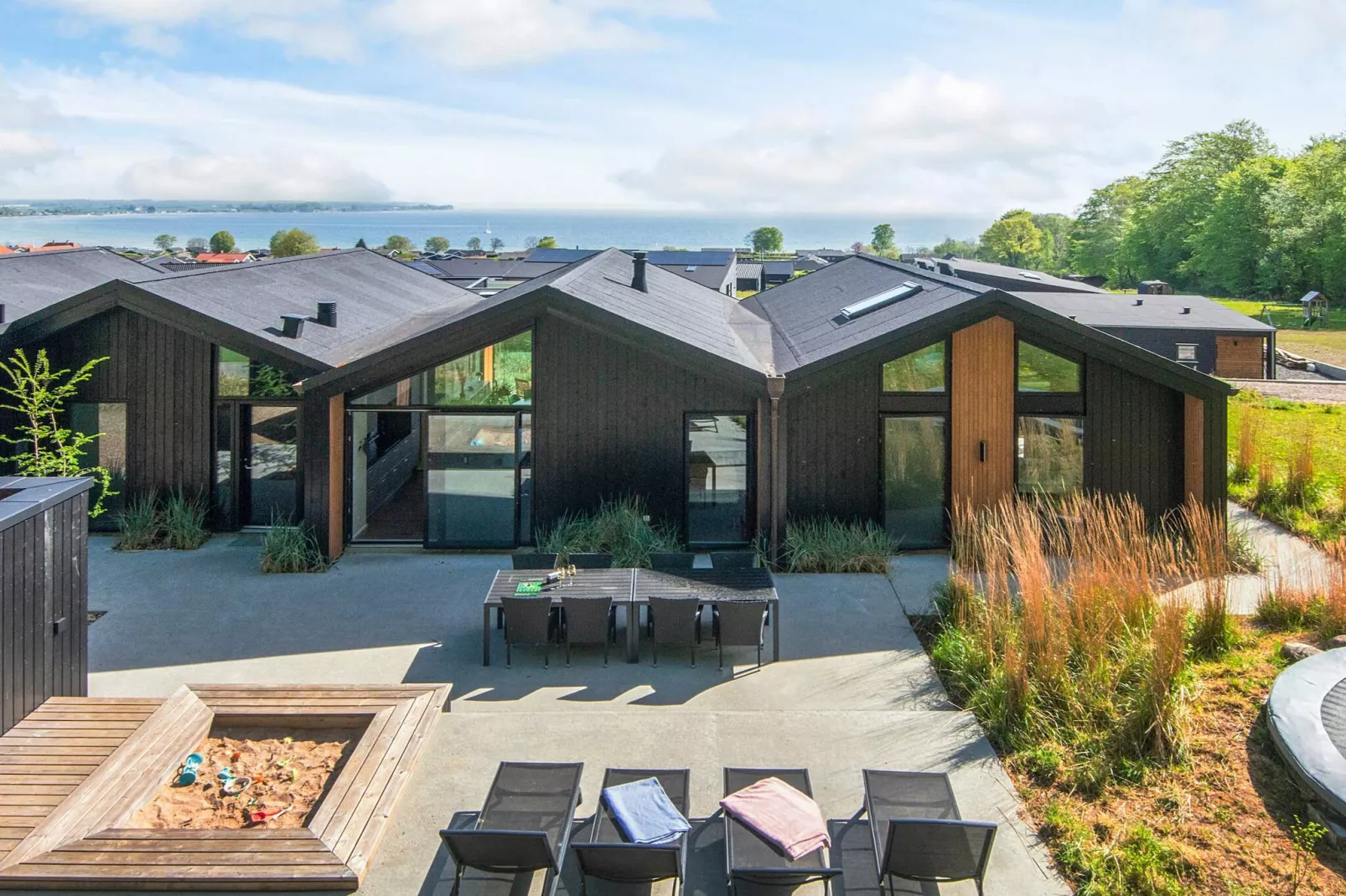 12 Personen Ferienhaus in Sjølund