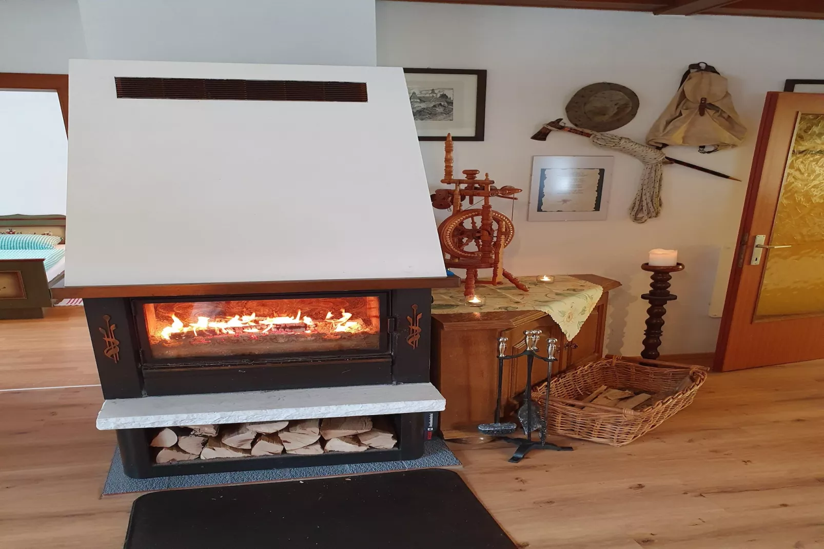Haus Ella-Living room