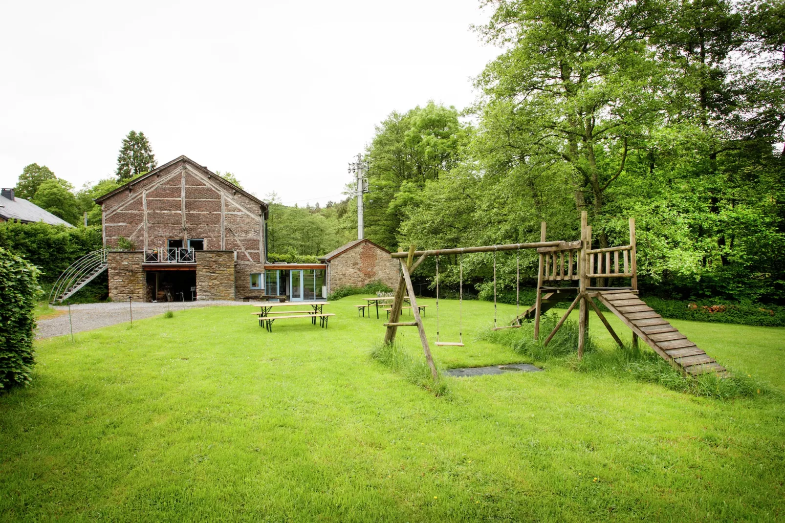 Les Epilobes-Exterior summer