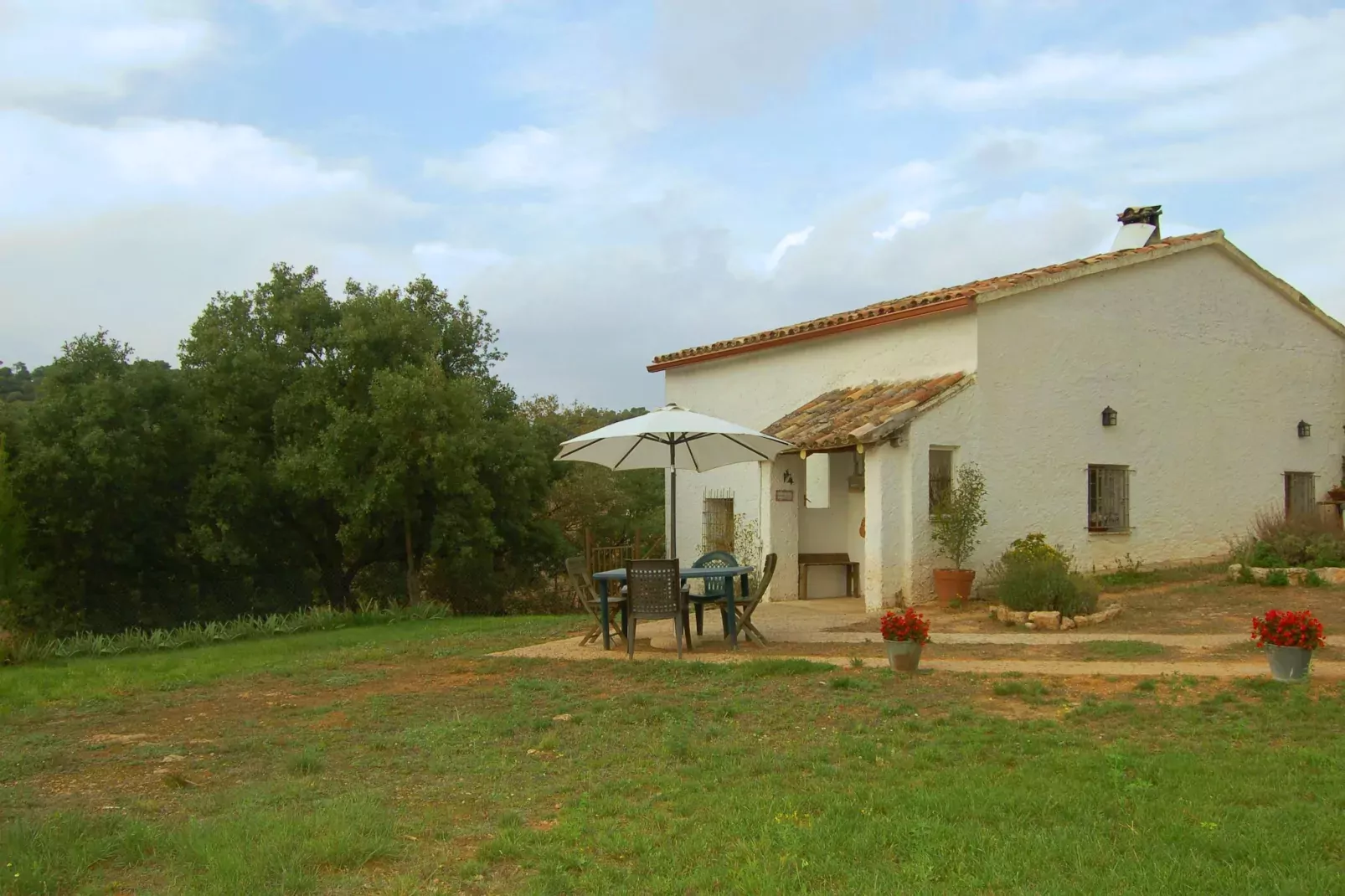 Can Casellas Masovería - Exterior in summer