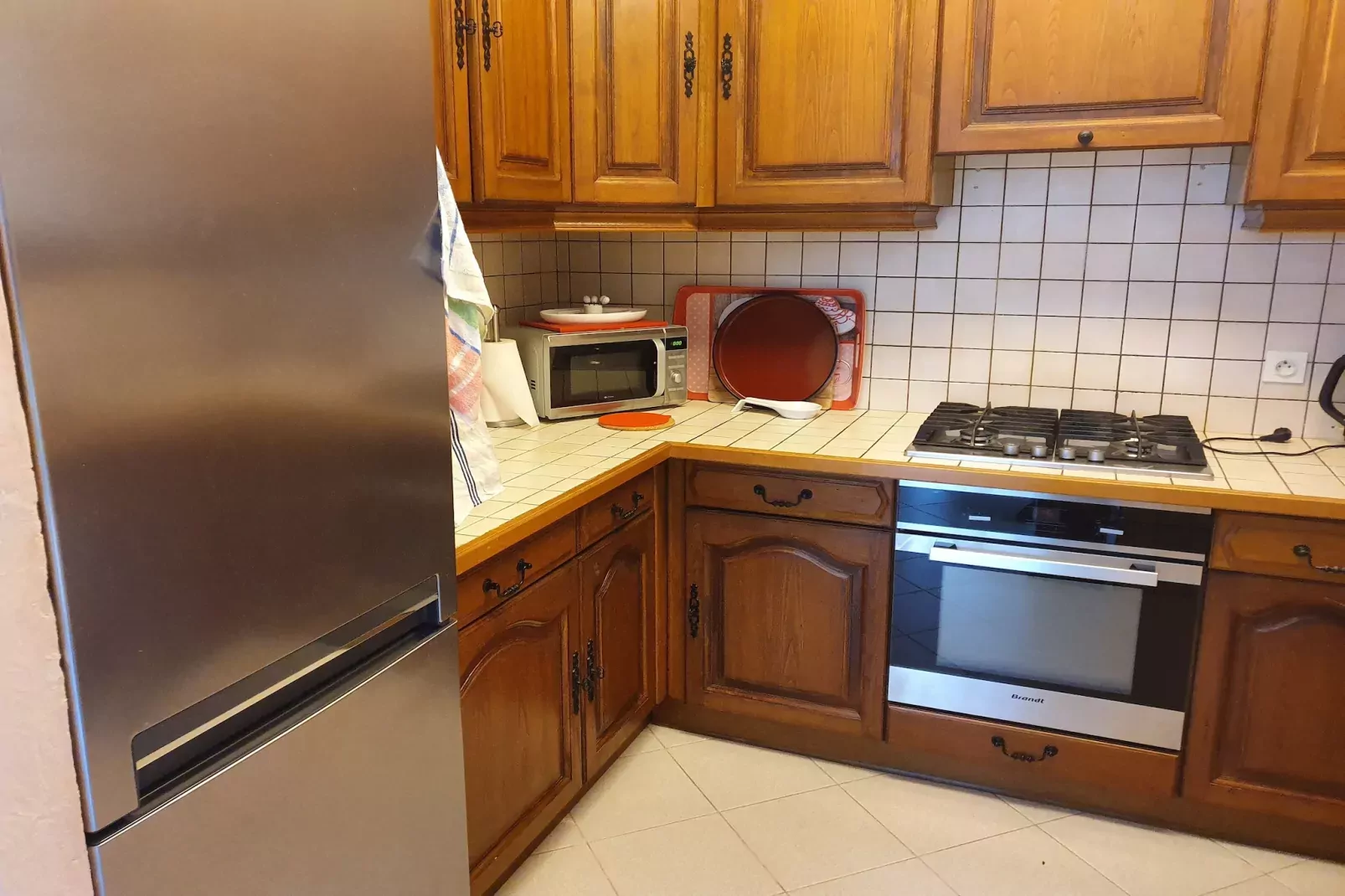 Home View & Pool-Kitchen