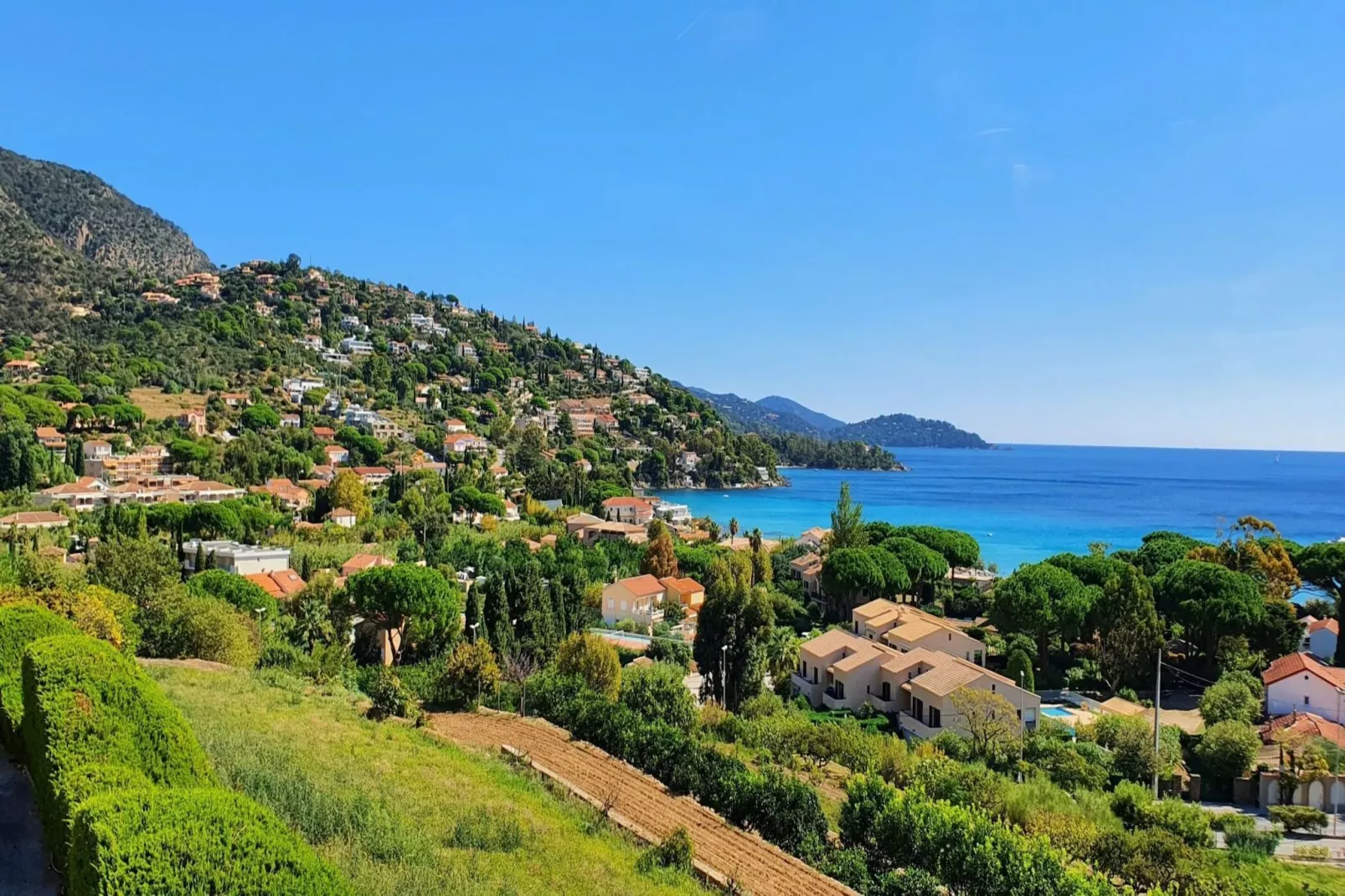 Domaine Anoutous Carry-Areas summer 1km