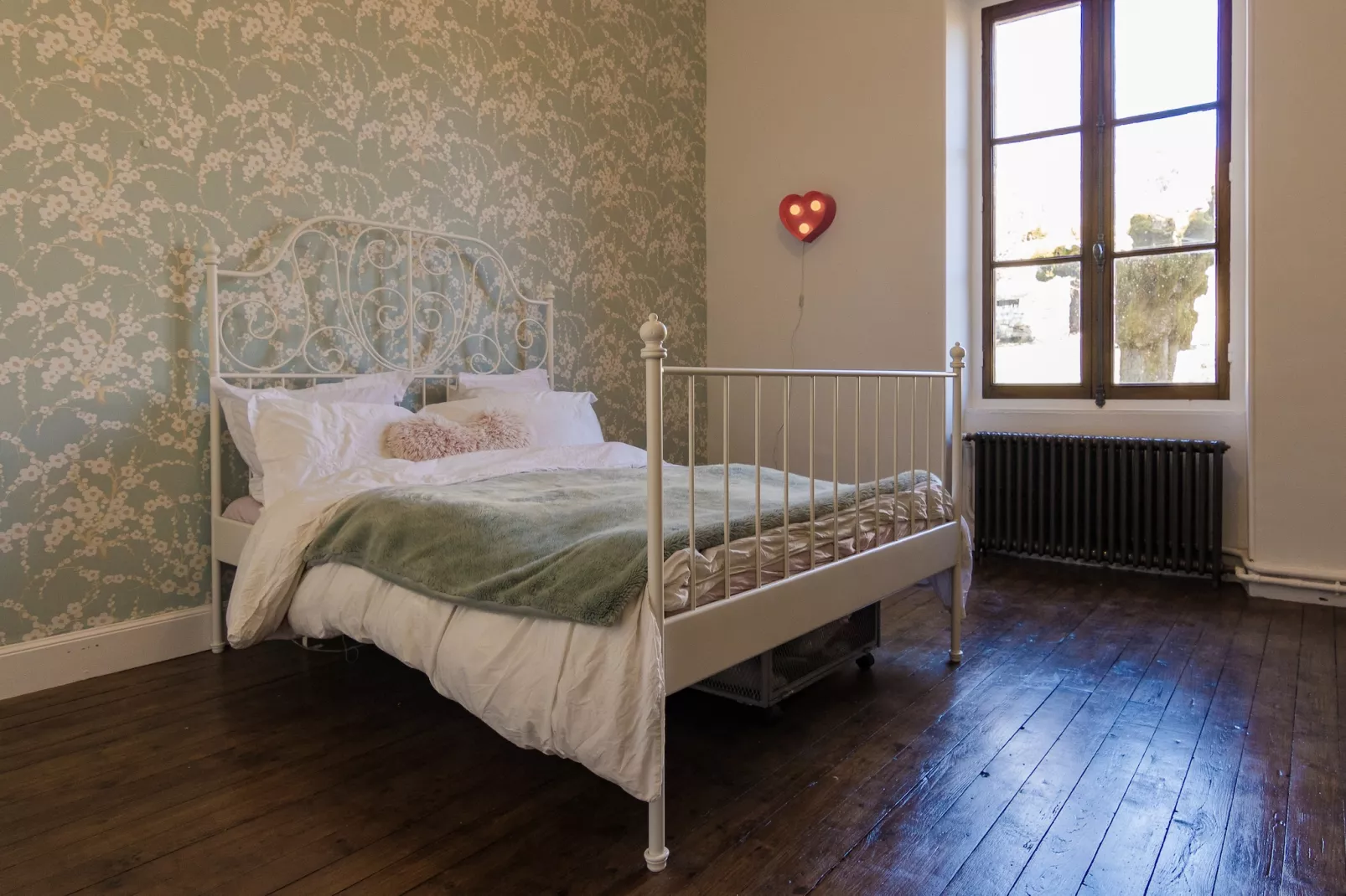 Un Manoir en Dordogne-Bedroom