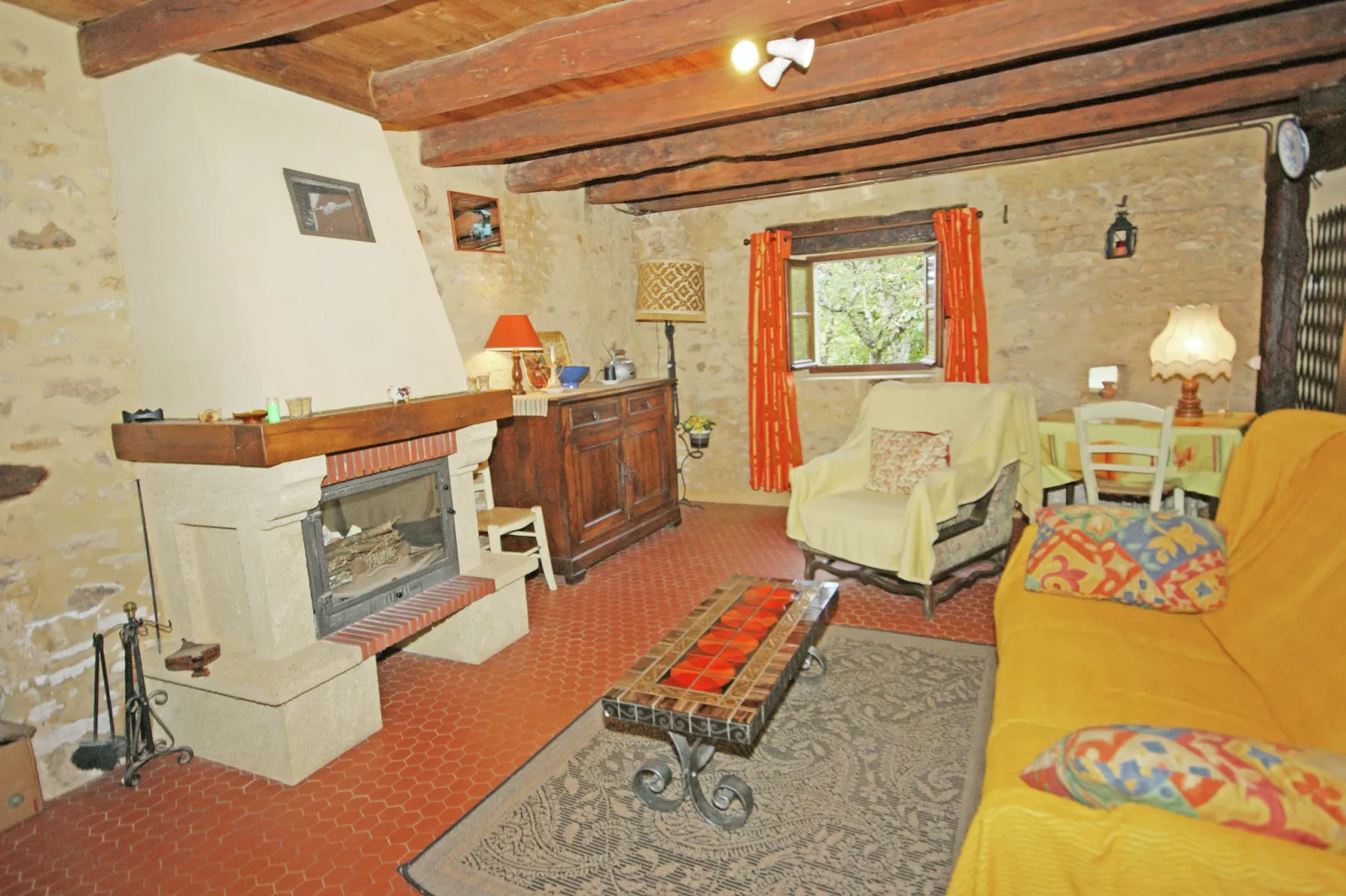 Maison de vacances Villefranche du Perigord-Wohnzimmer