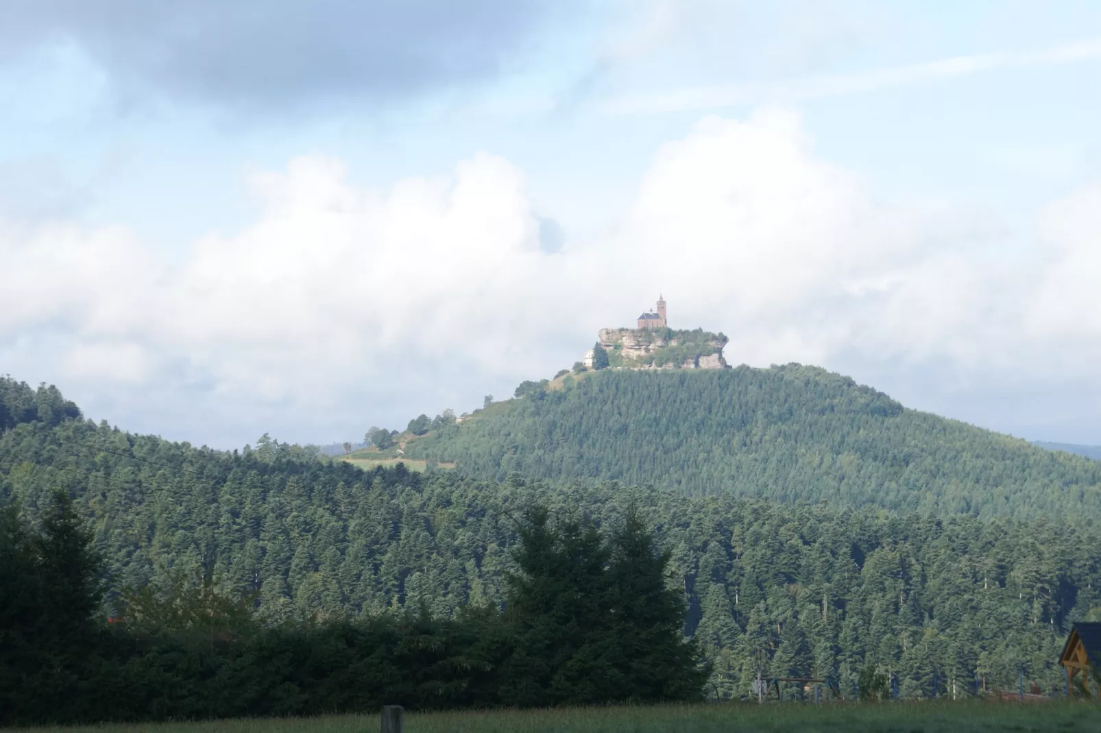 Chalet - LA HOUBE-Vue d'été