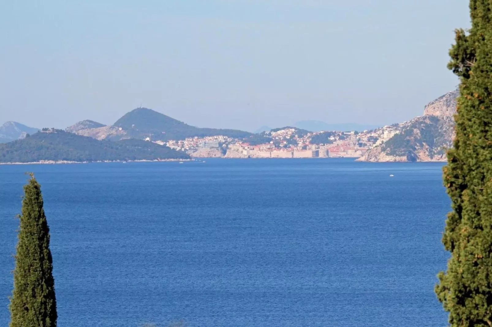 Fisherman's house-Areas summer 1km