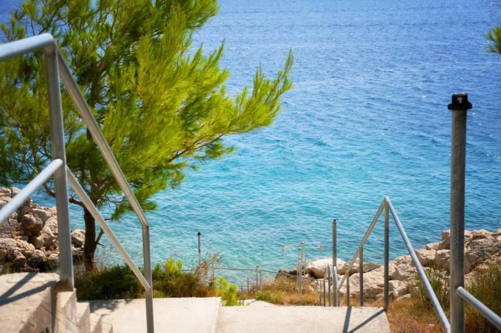 Shared pool apartment David - first floor-Areas summer 1km