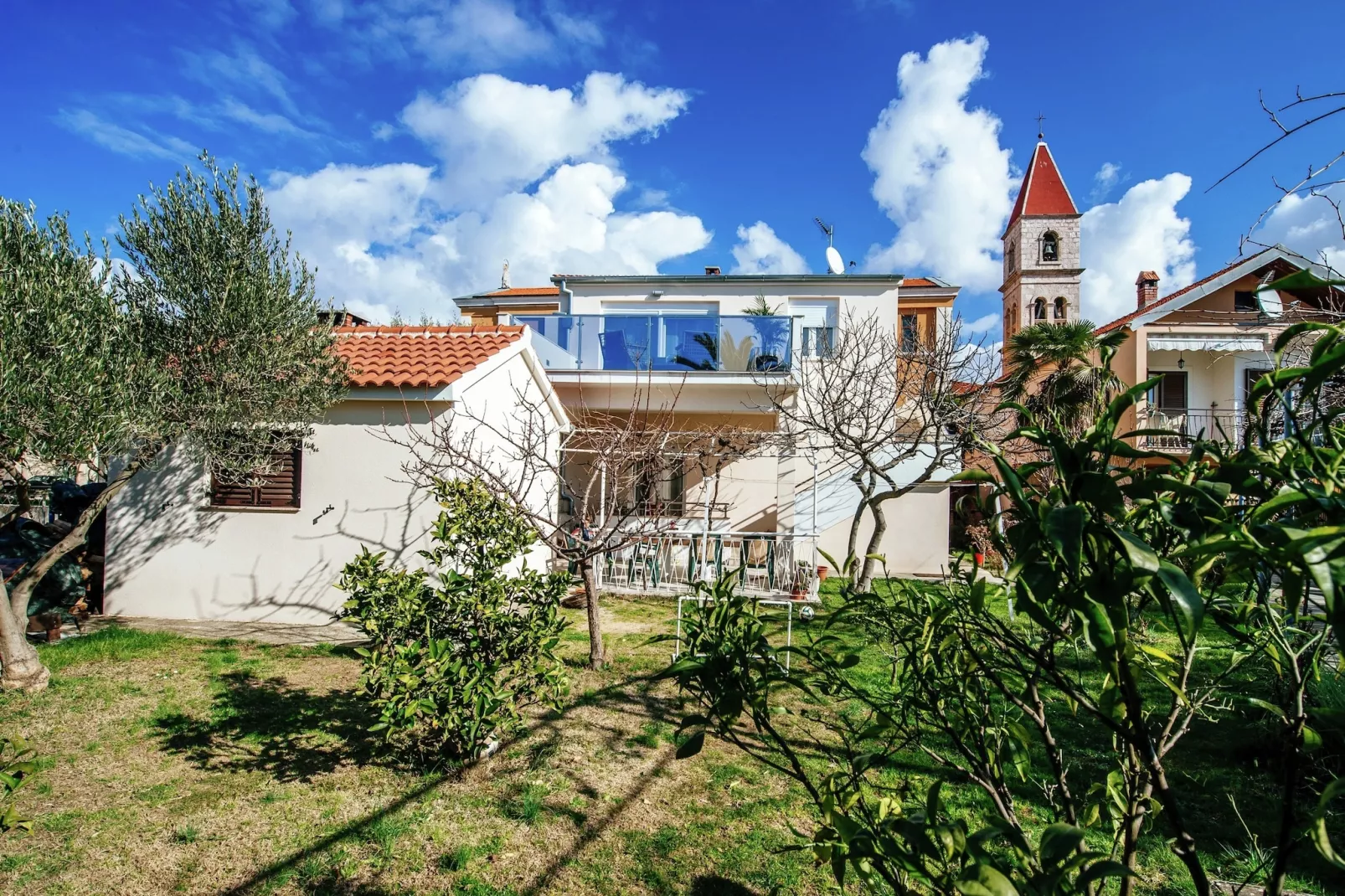 Luxurious apartment Loreta-Exterior summer