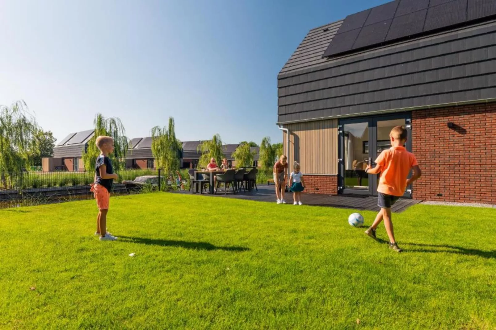 Watervilla Tolve-Areas summer 1km