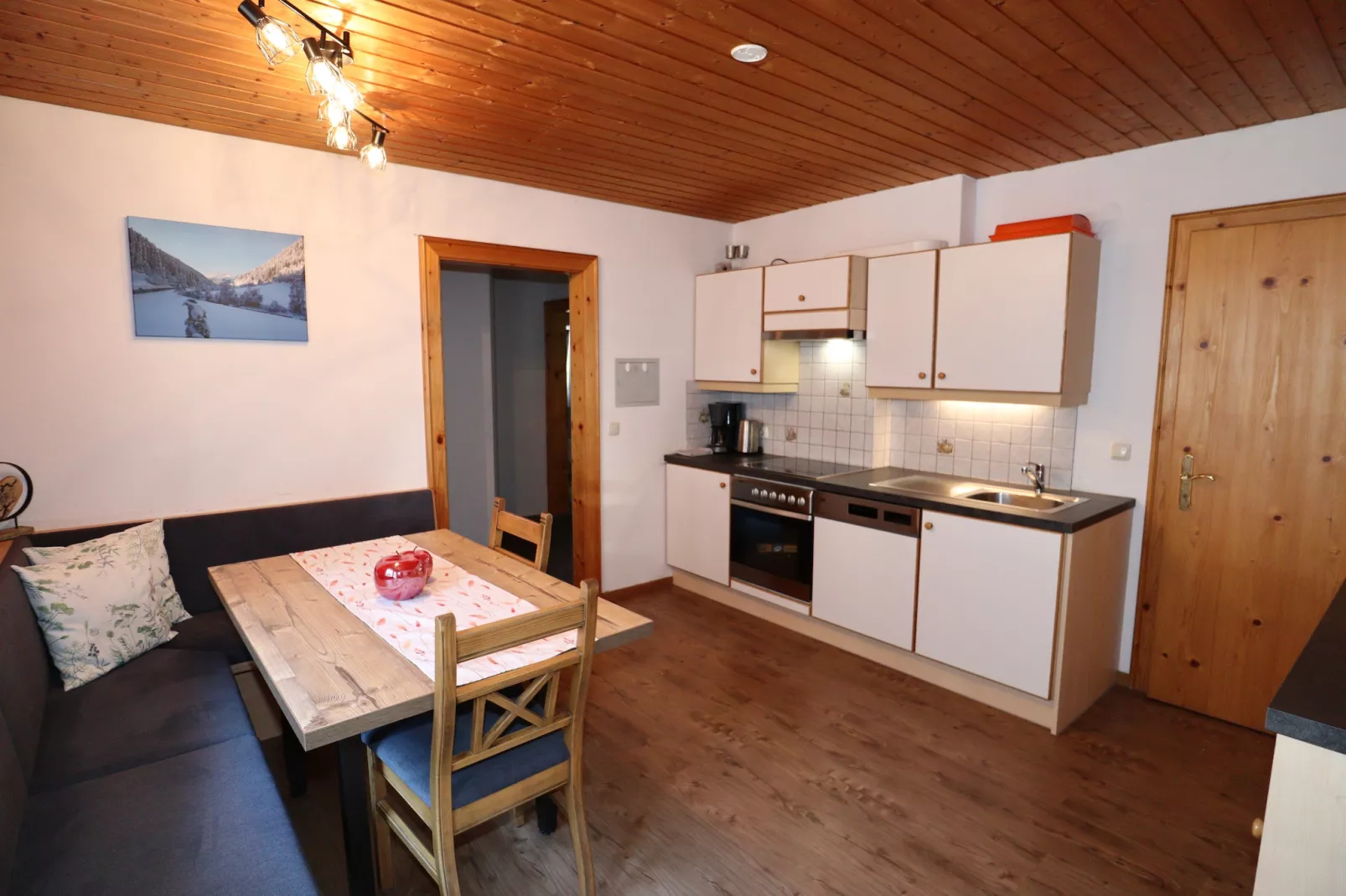 Apart Mario-Dining room