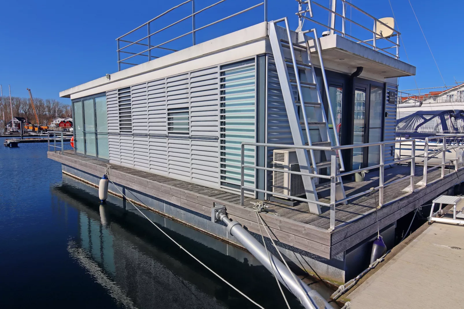 Hausboot Family & Friends LP2 / 1-2 Personen-Exterior winter