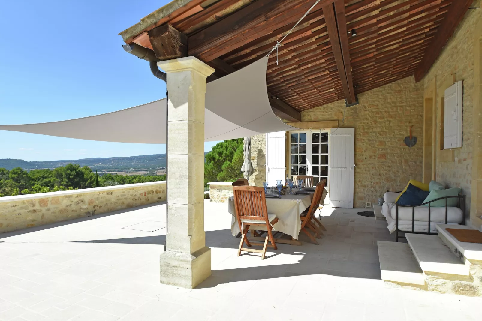 Villa 4 chambres-Terrassenbalkon