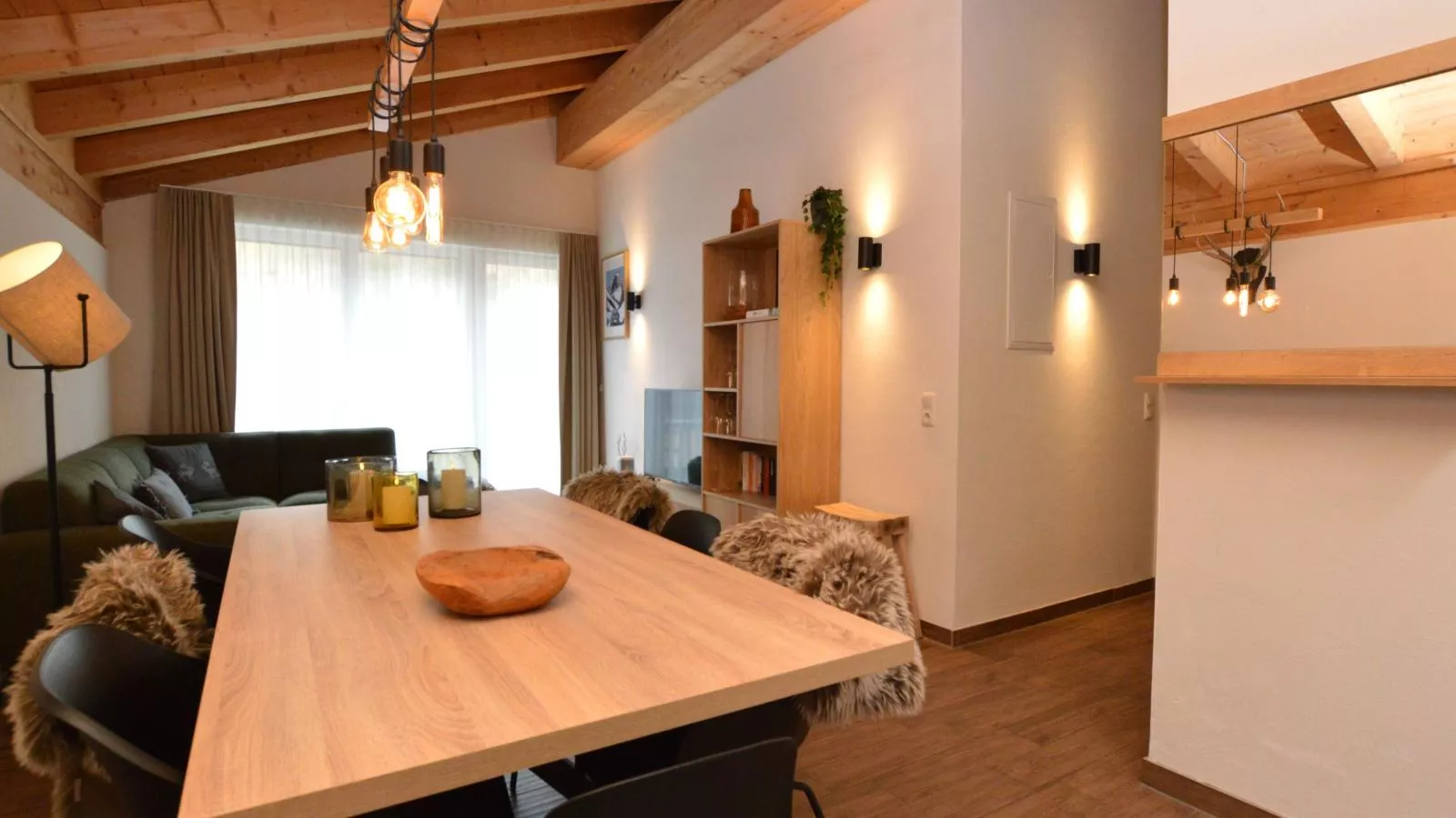 Emma Top 4-Dining room