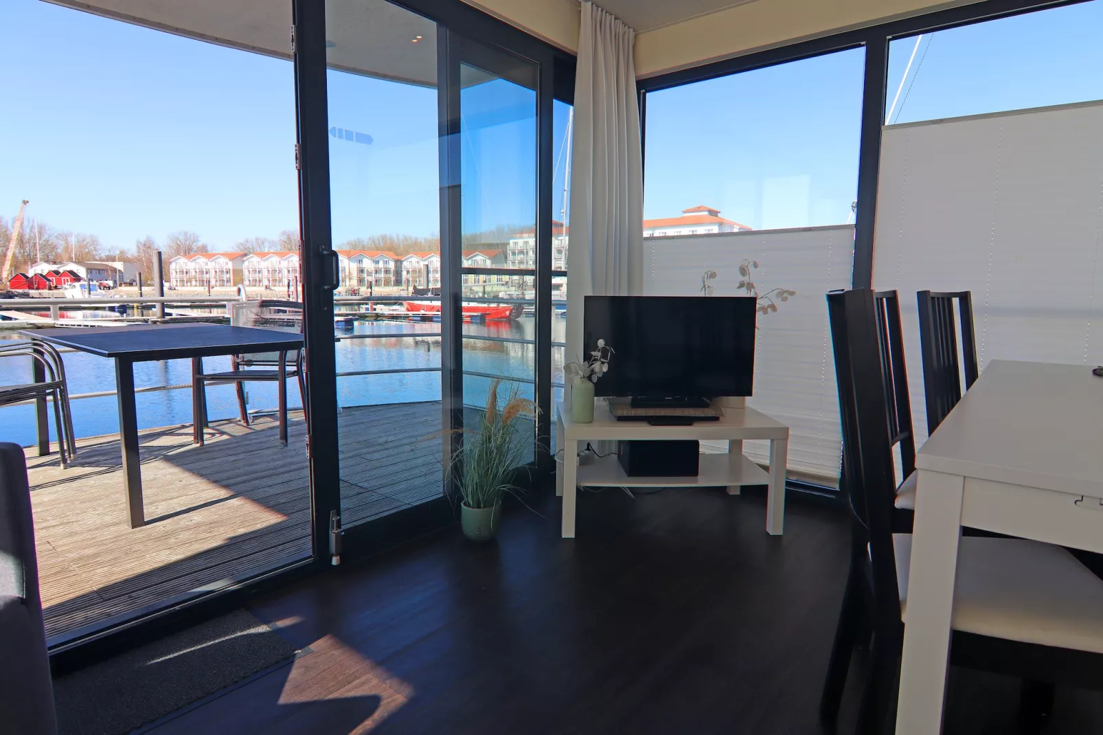 Hausboot Family & Friends LP 3 / 4 Personen-Living room