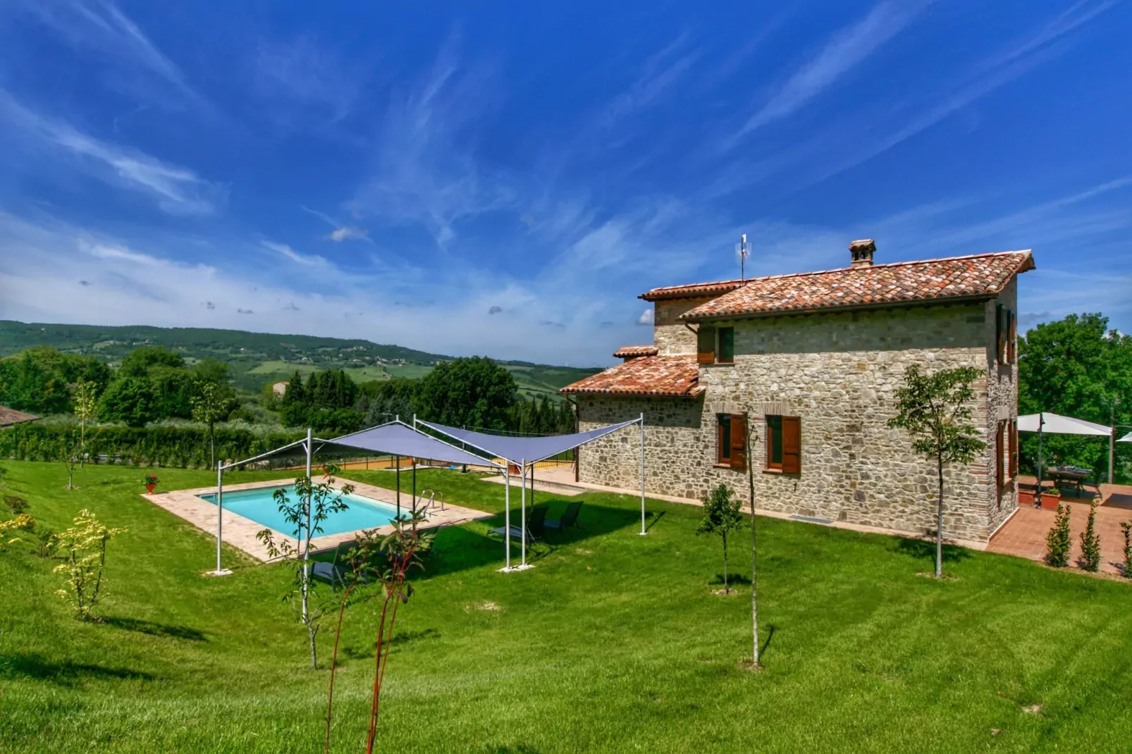 Villa Due Olive-Exterior in summer
