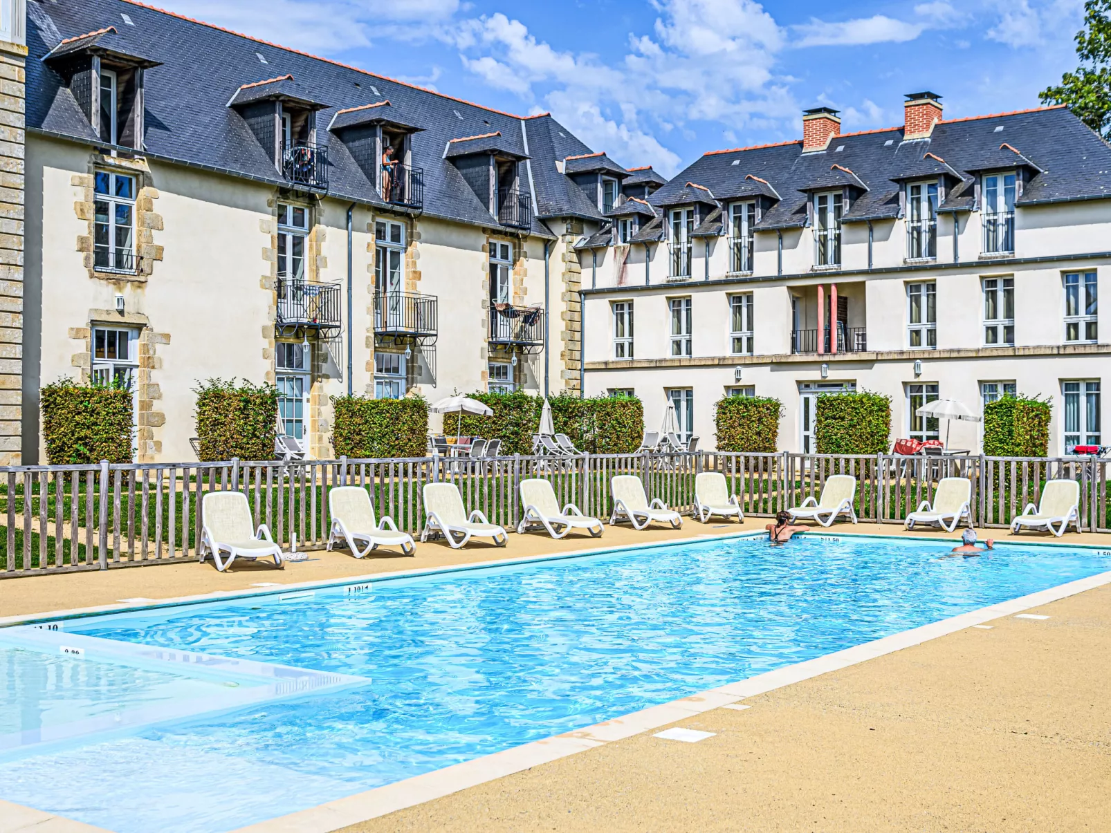 Château De Kergonano,-Outside