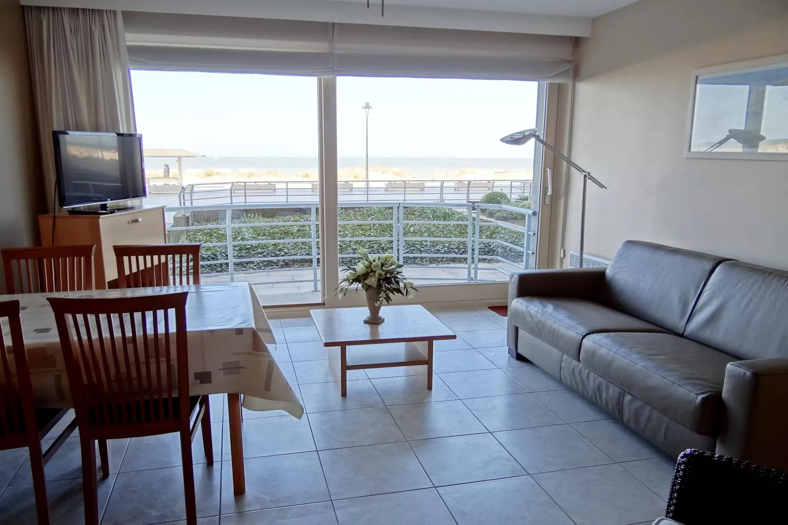 SEASIGHT A 1 / 0001-Living room