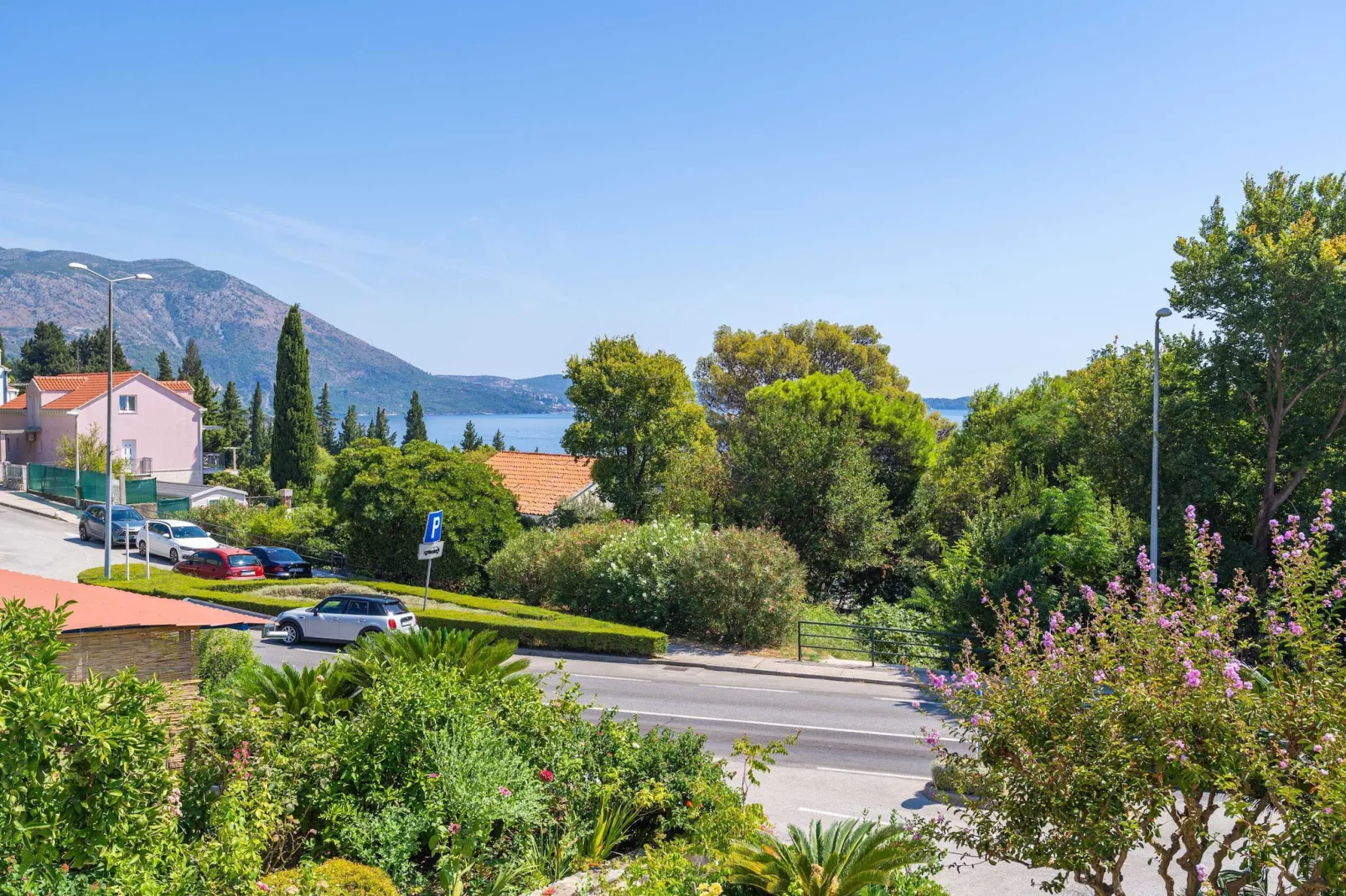 Apartments Djurkovic - Deluxe One-Bedroom Apartment with Balcony and Garden View-Outdoor