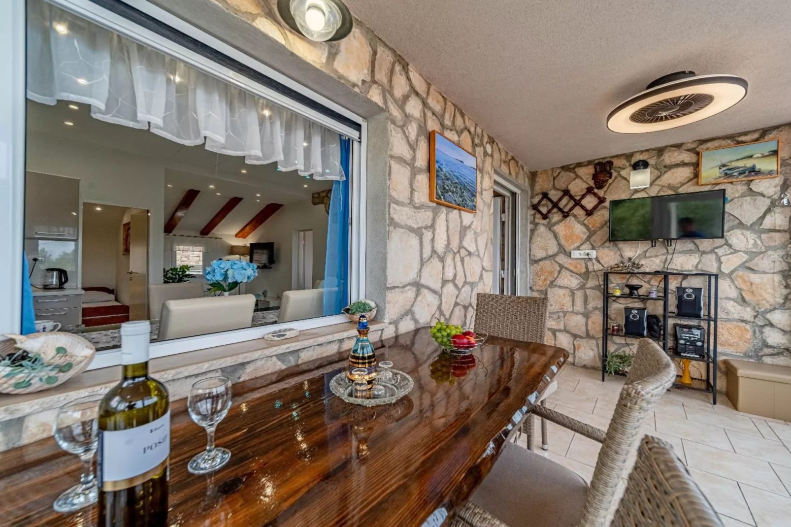 Stone House Blaca - Two Bedroom Stone House with Terrace and Sea View-Living room
